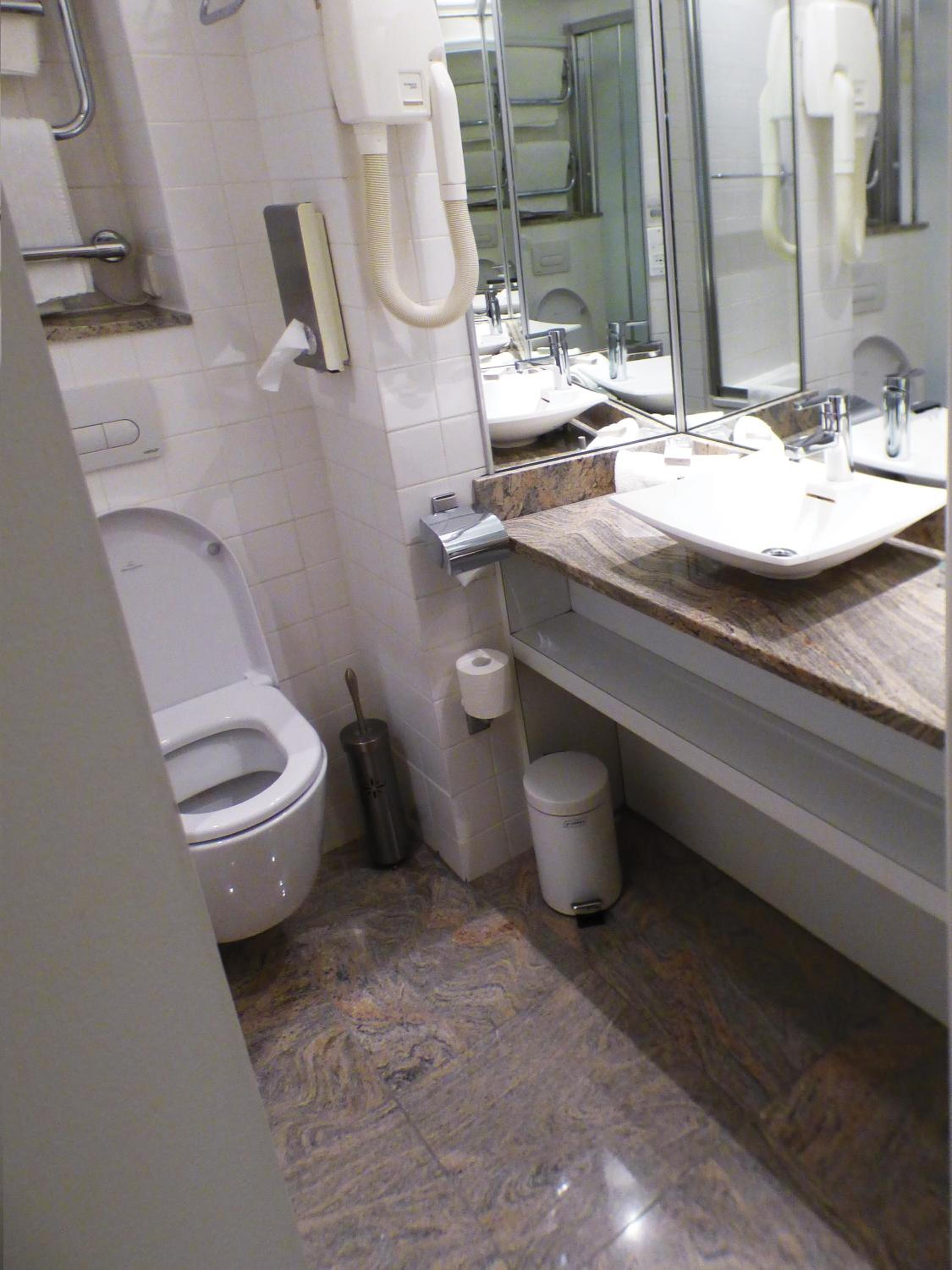 Executive Double Room - Photo 10
