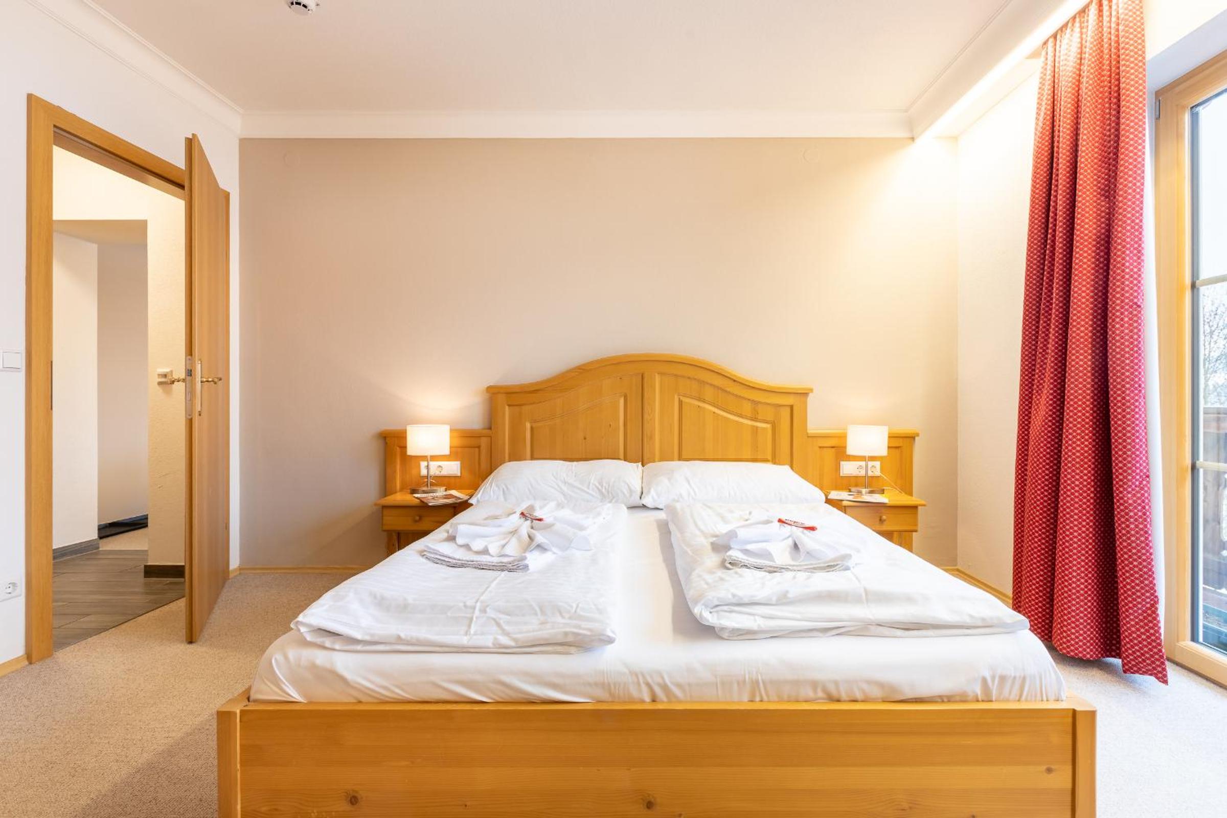 One-Bedroom Apartment with Balcony photo 1