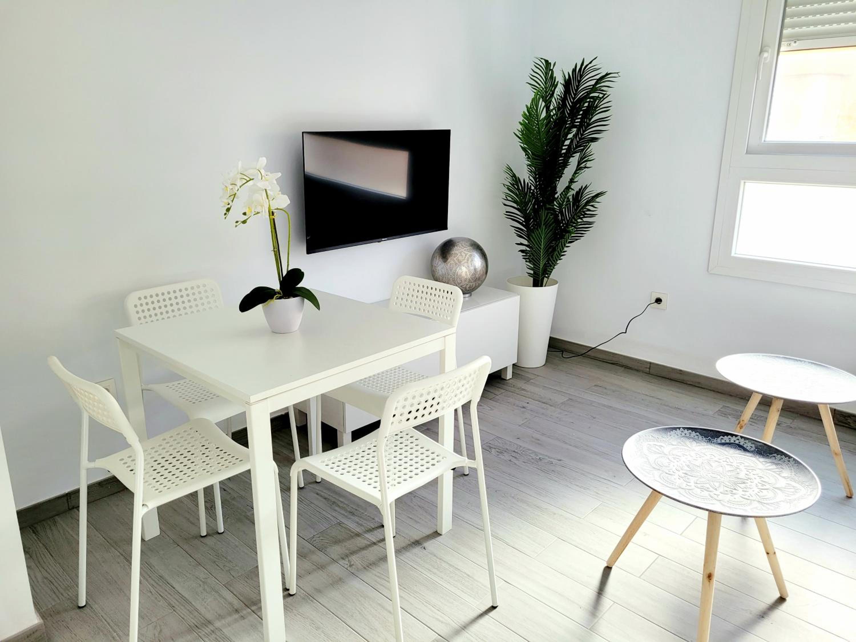 One-Bedroom Apartment photo 3