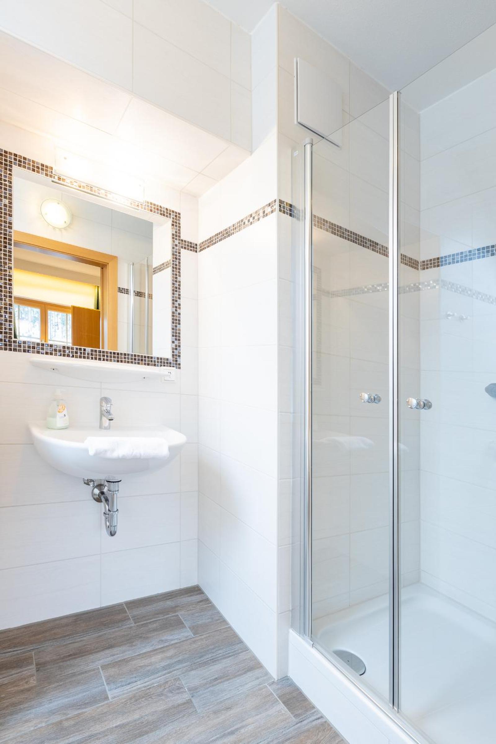 Two-Bedroom Apartment with Balcony photo 3