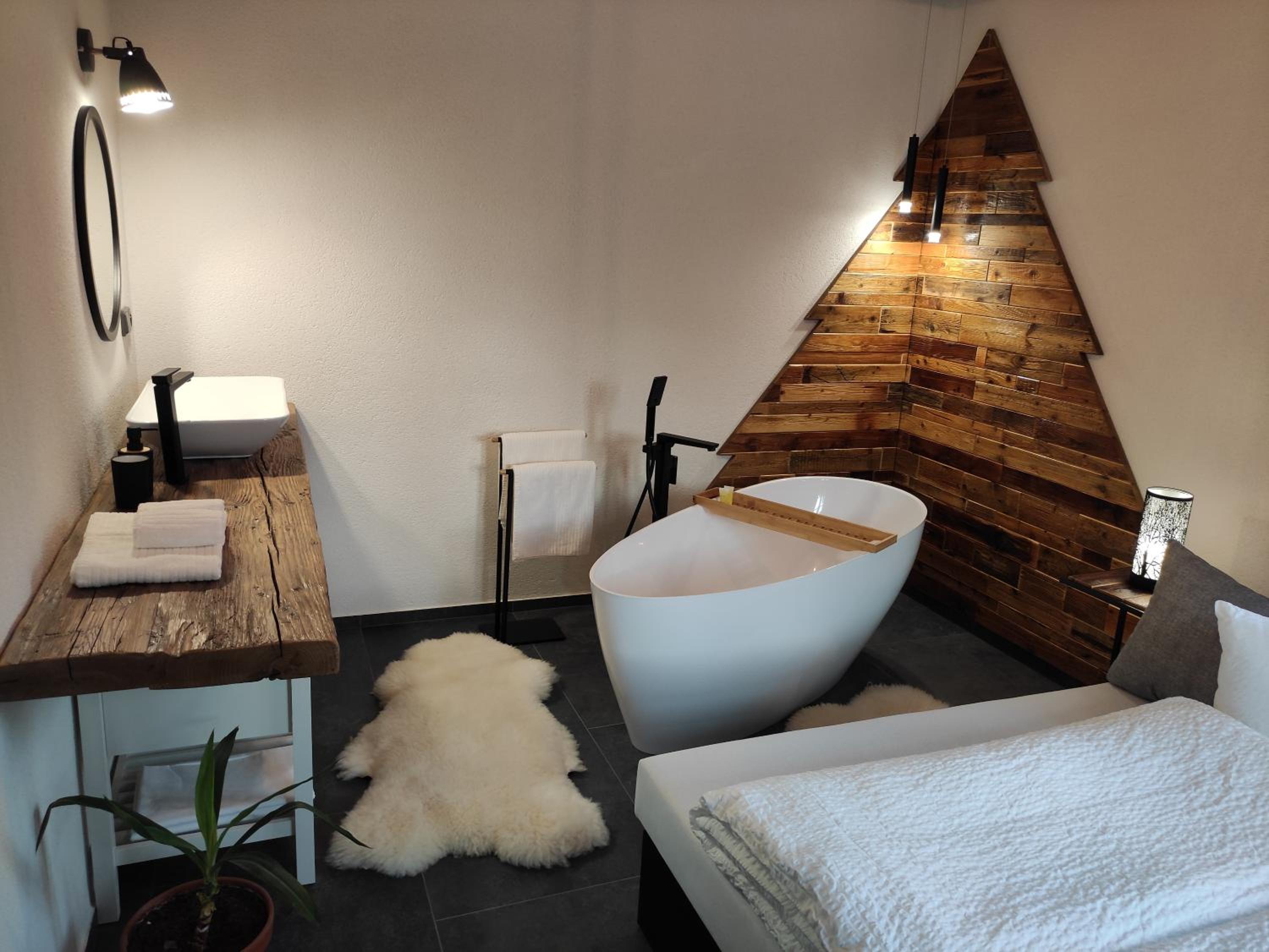 Deluxe Double Room with Bath photo 2