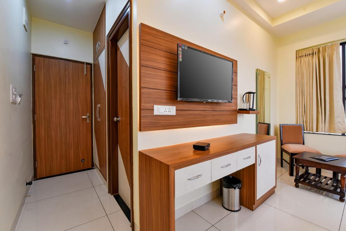 Deluxe Room - Photo 9