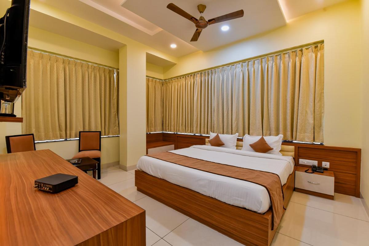 Deluxe Room - Photo 7