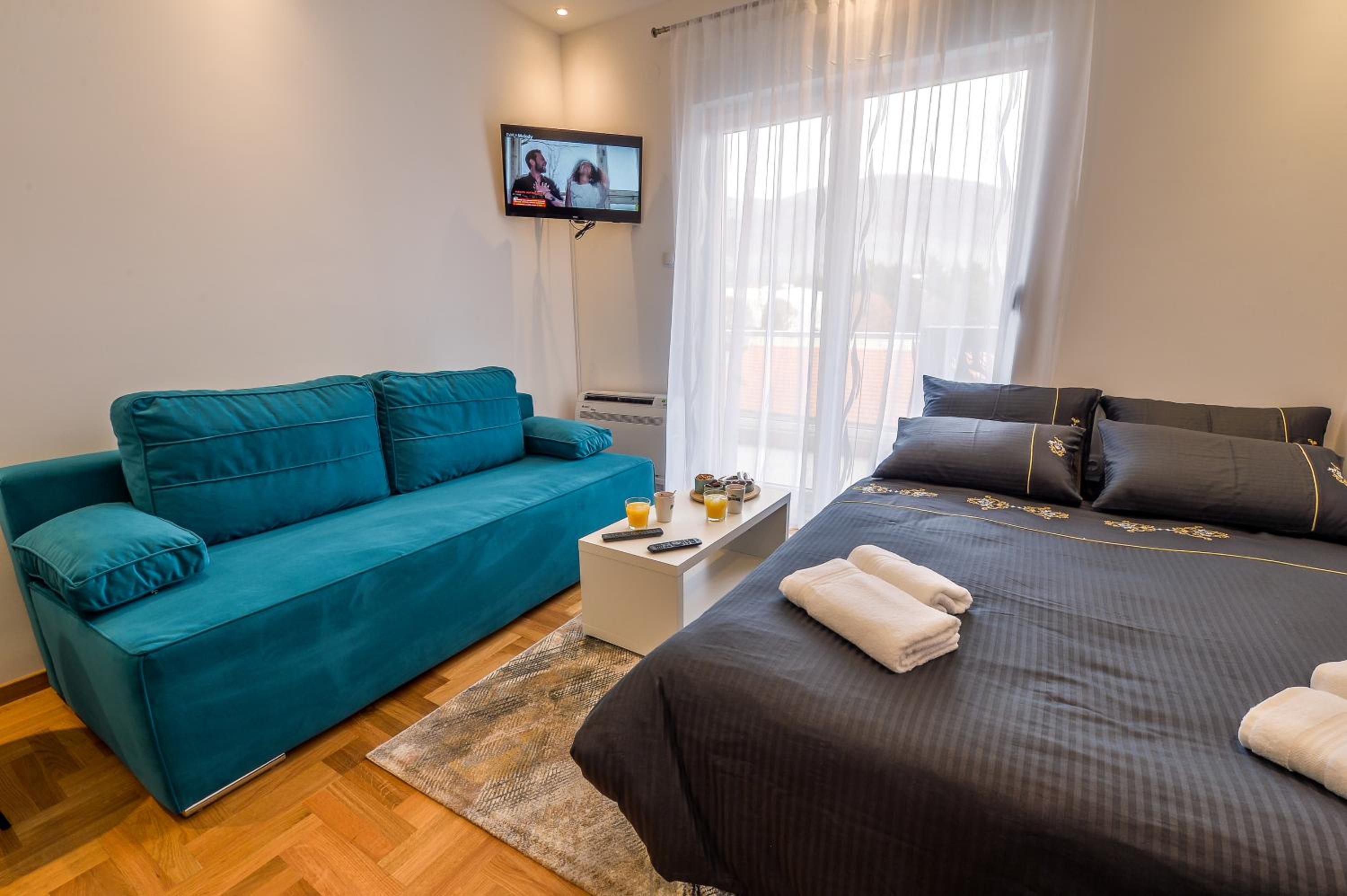 One-Bedroom Apartment - Photo 30