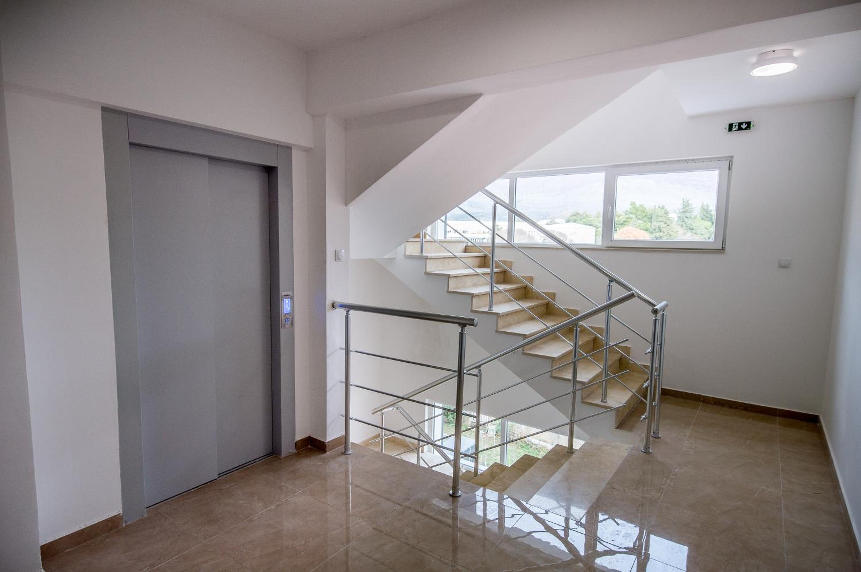One-Bedroom Apartment - Photo 6