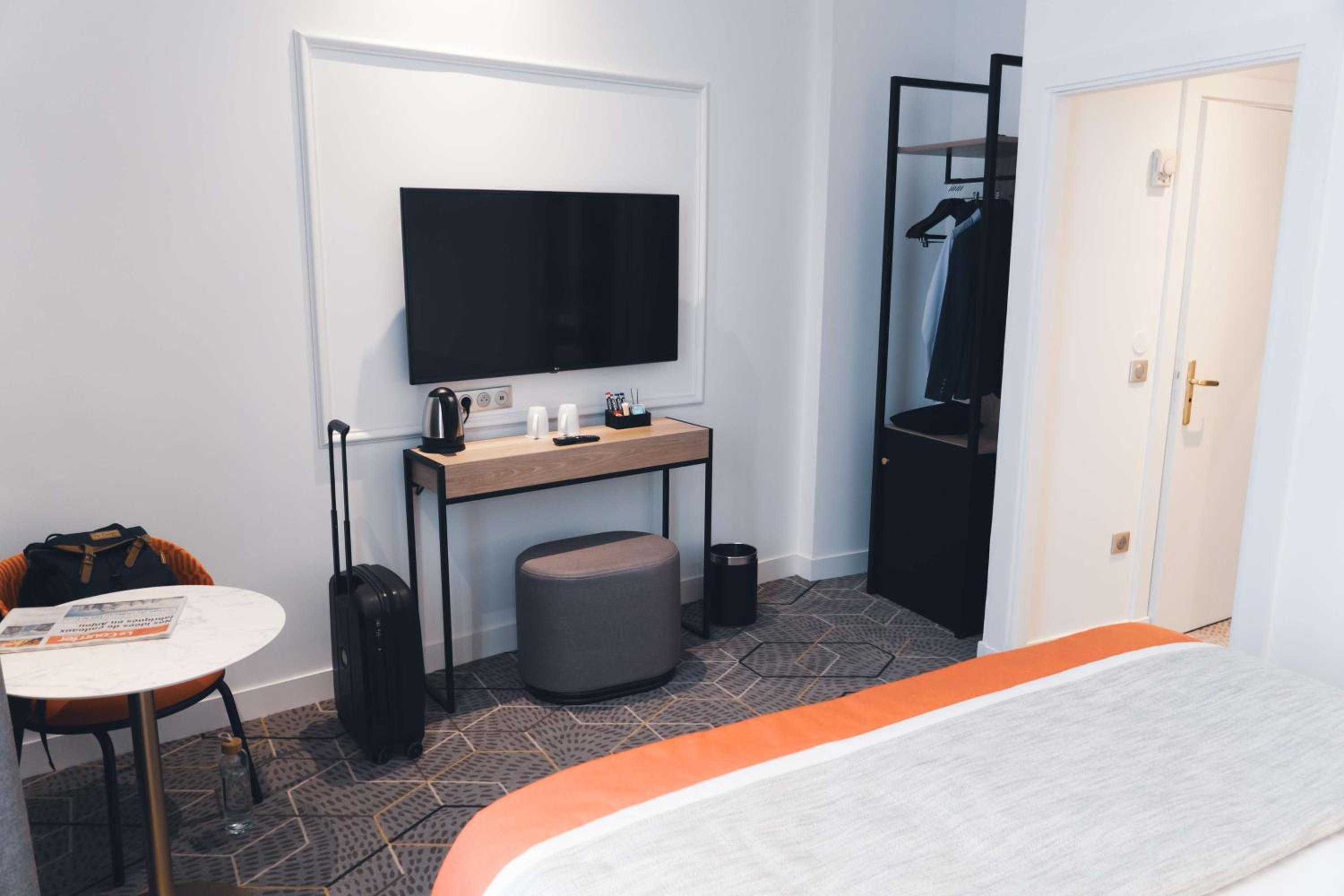 Classic Queen Room With Air Condition photo 2
