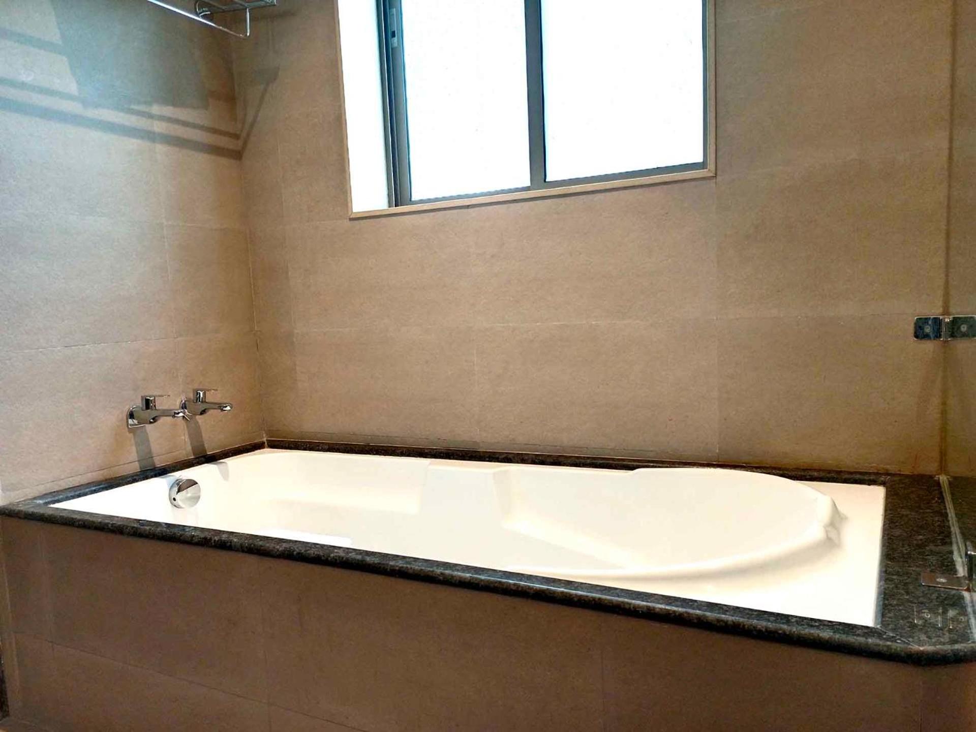 Premium Room with Balcony and Bathtub - Ground Floor photo 3
