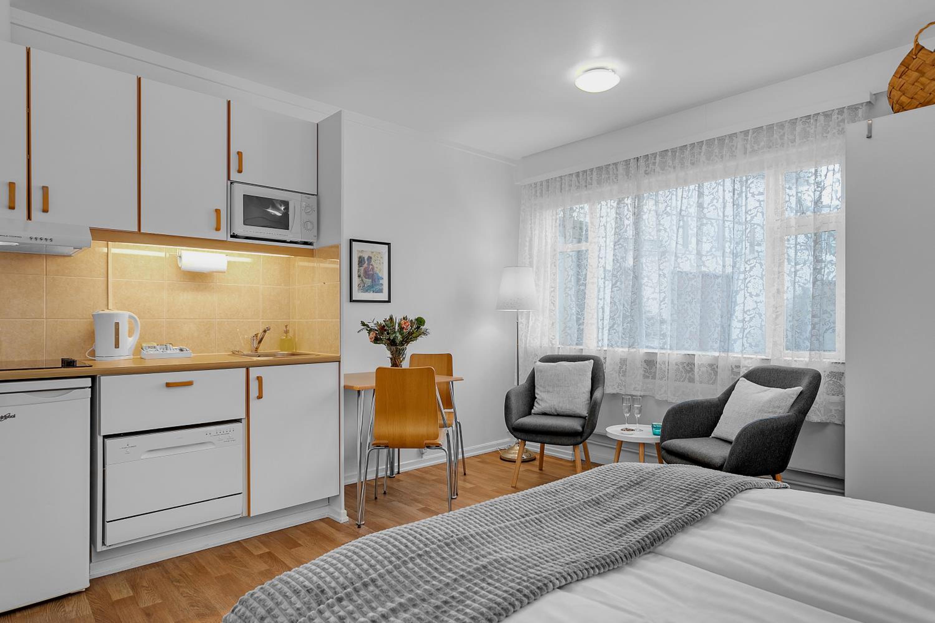 Studio Apartment photo 1