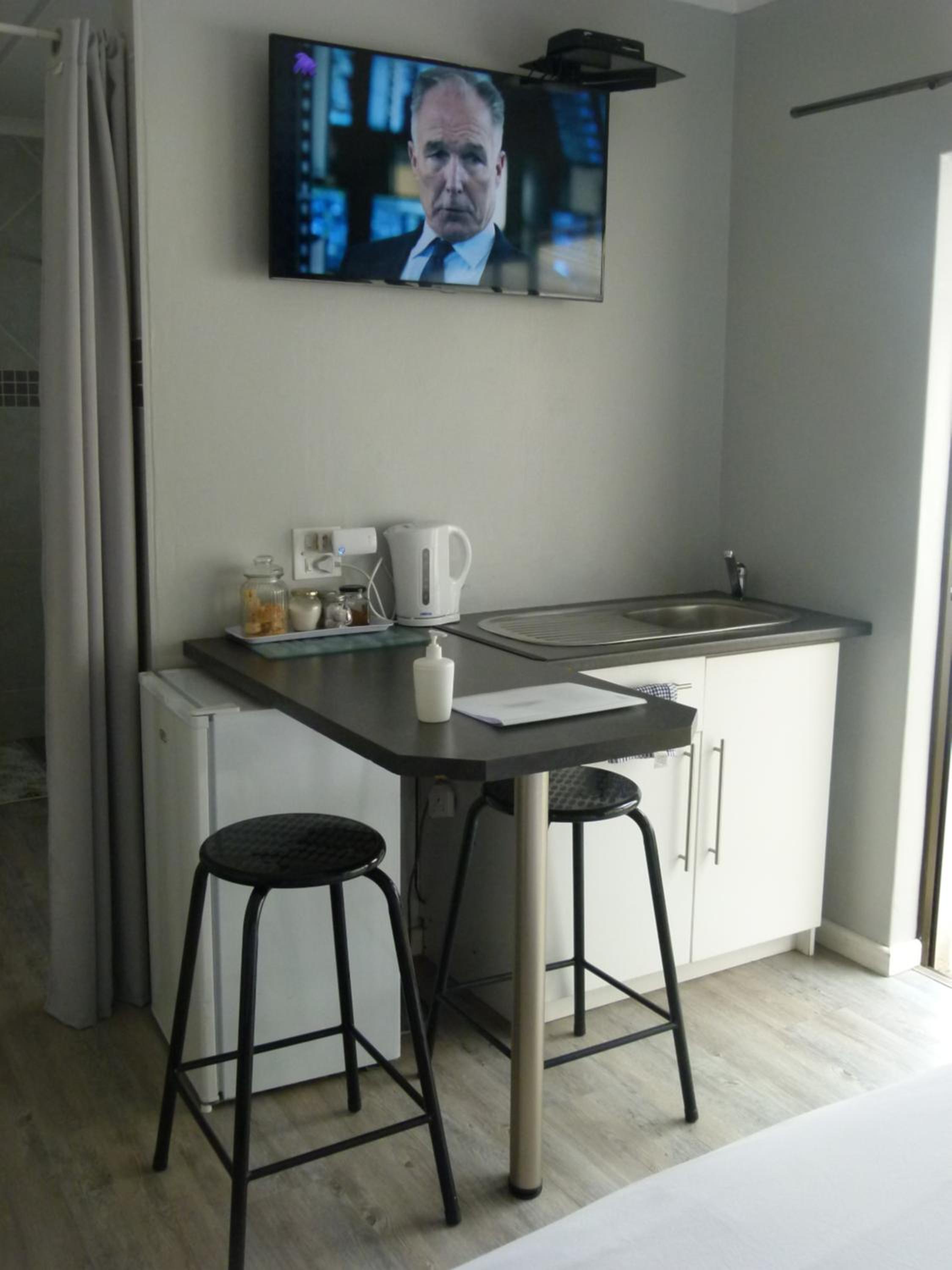 Family Room photo 3