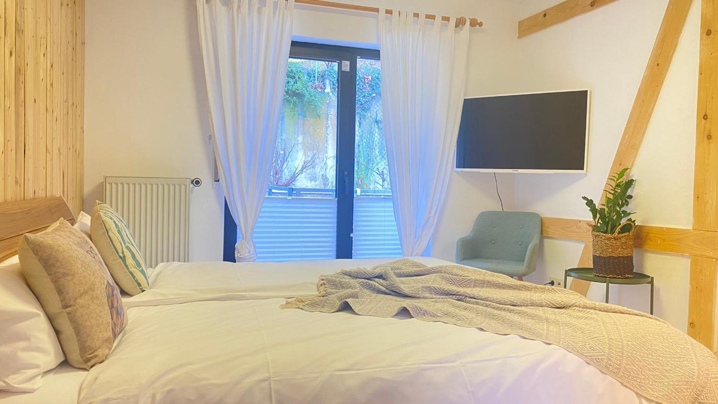 Double Room - Photo 1