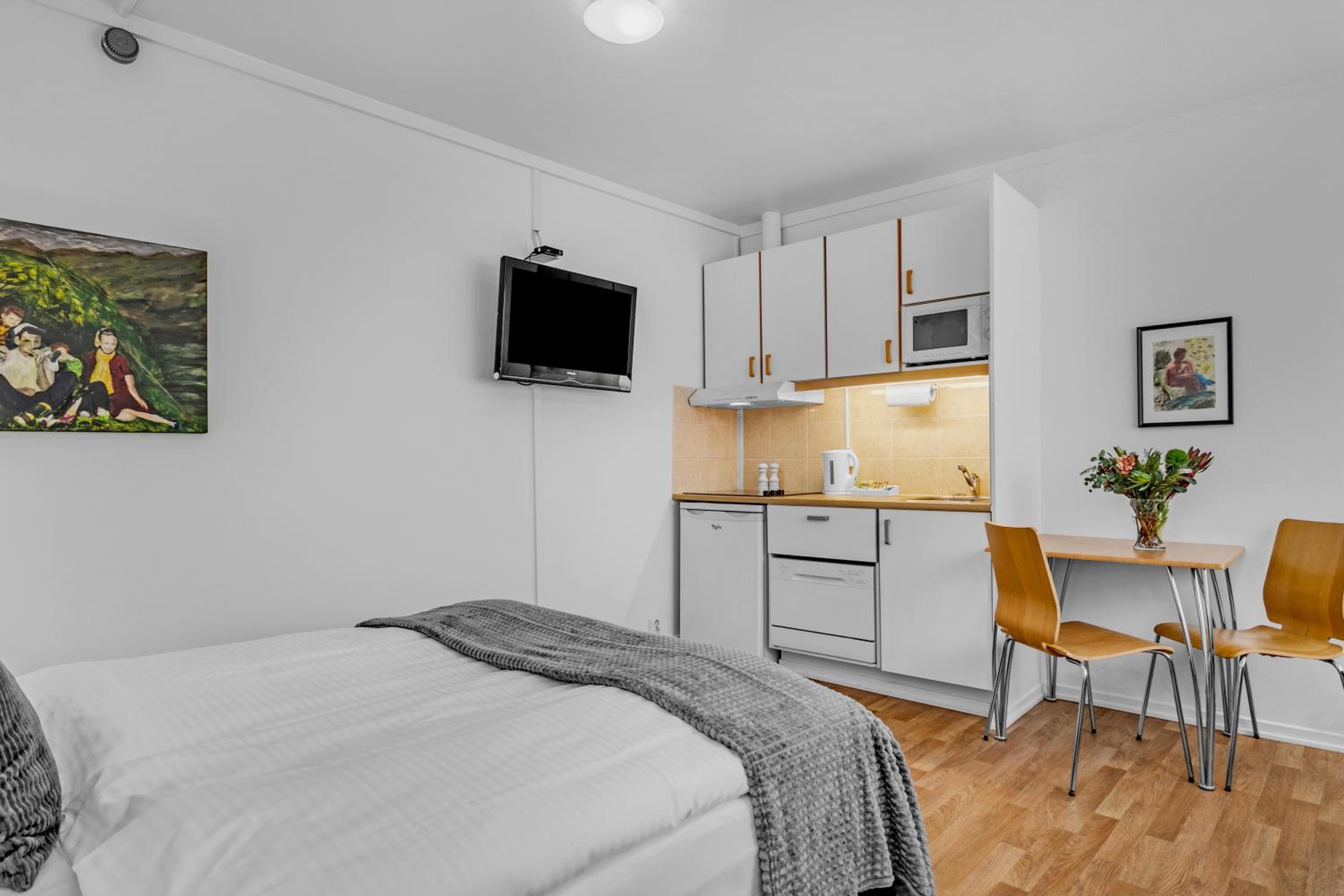 Studio Apartment photo 3