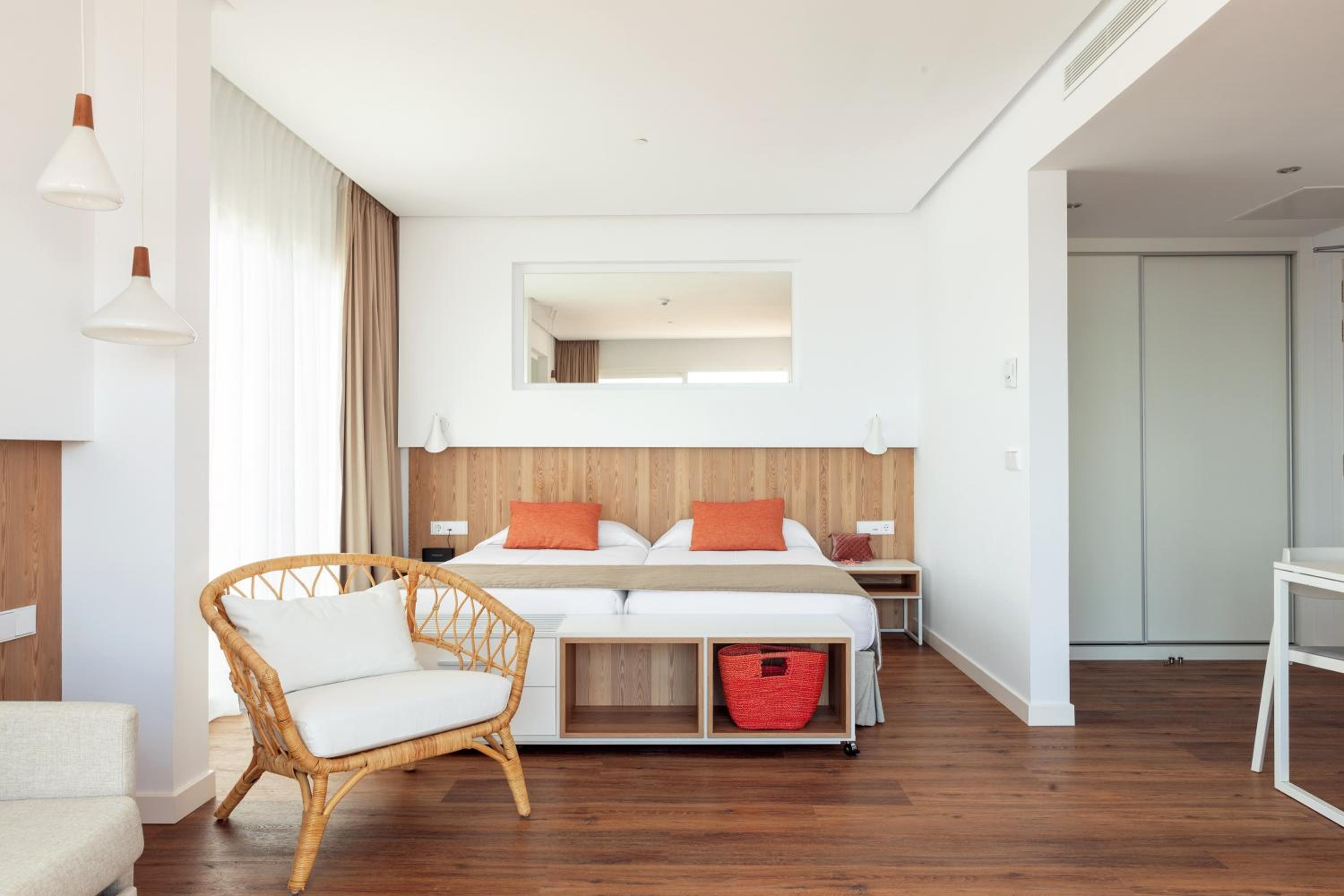 Deluxe Studio with Sea View photo 3