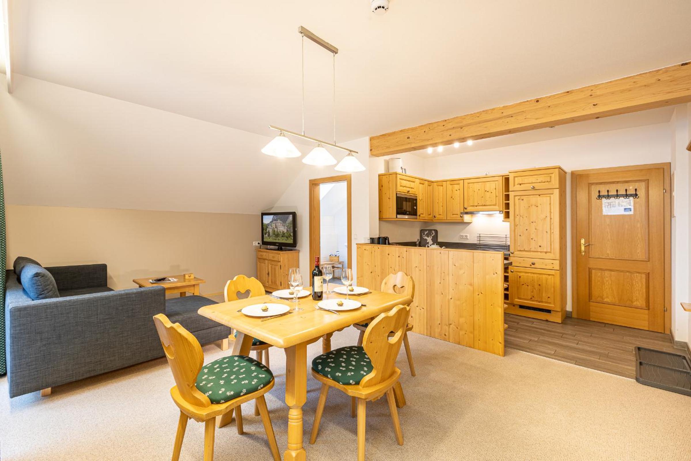 Large One-Bedroom Apartment with Balcony photo 3
