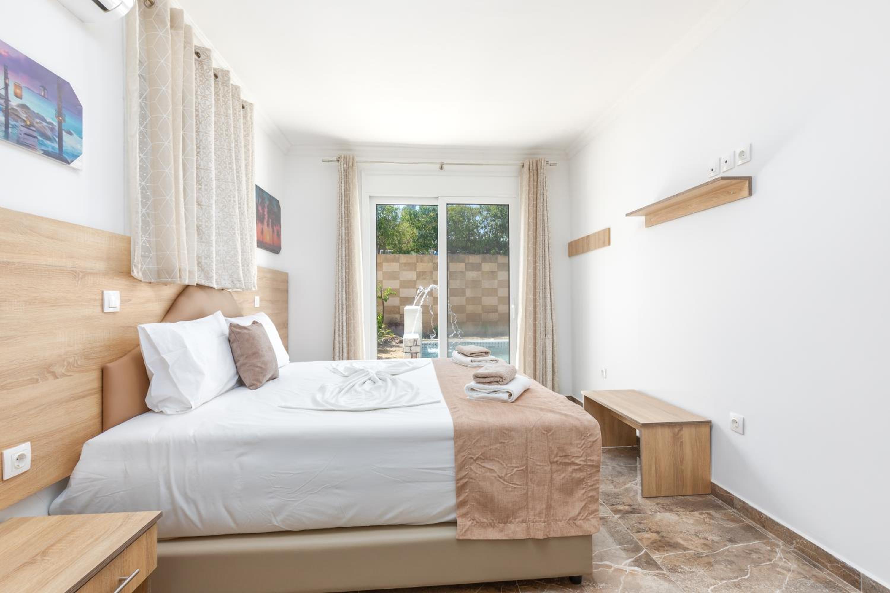 Deluxe three bedroom suite with Private Pool & Pool View photo 1