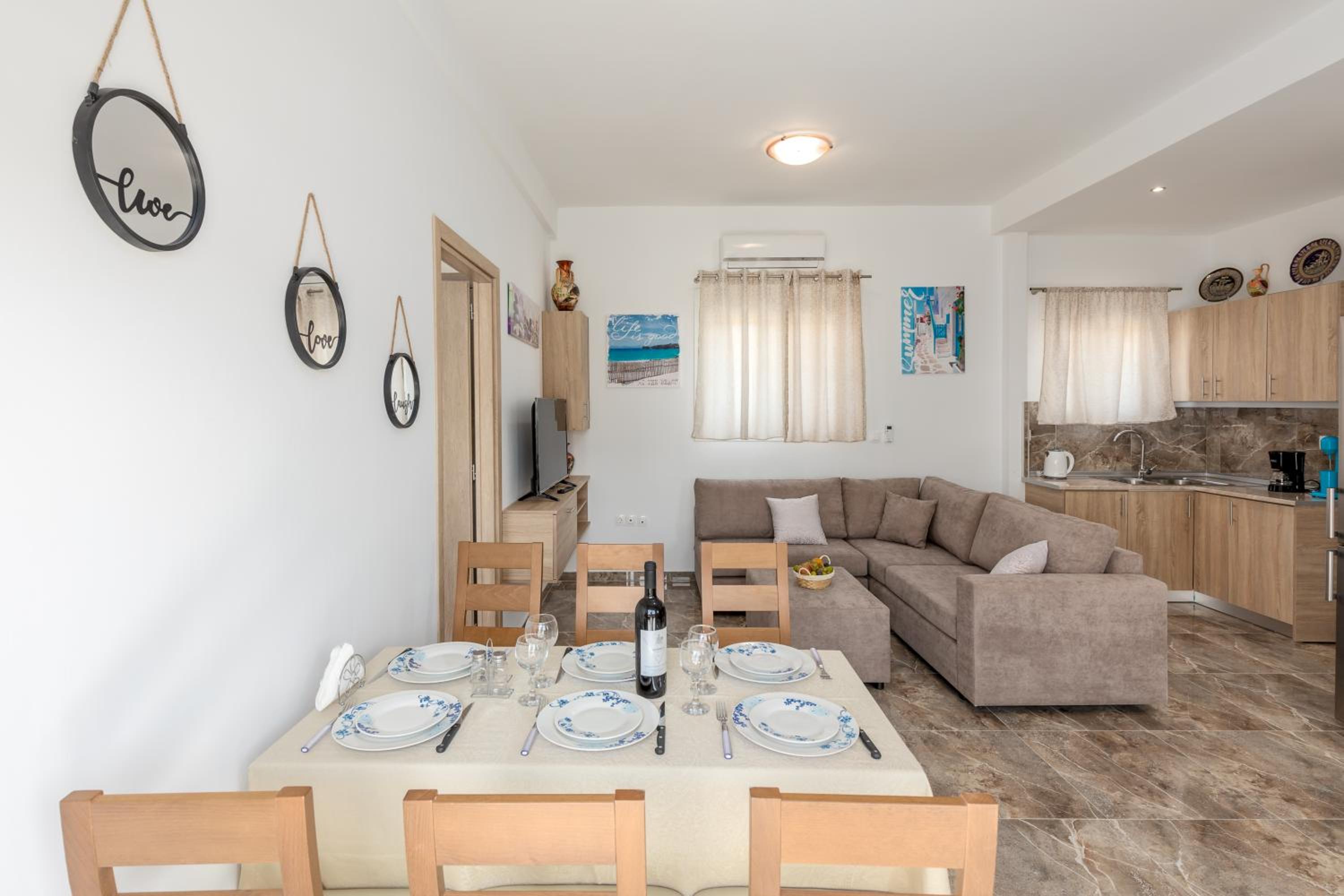 Grand three bedroom Villa with Private Pool & Pool View photo 1