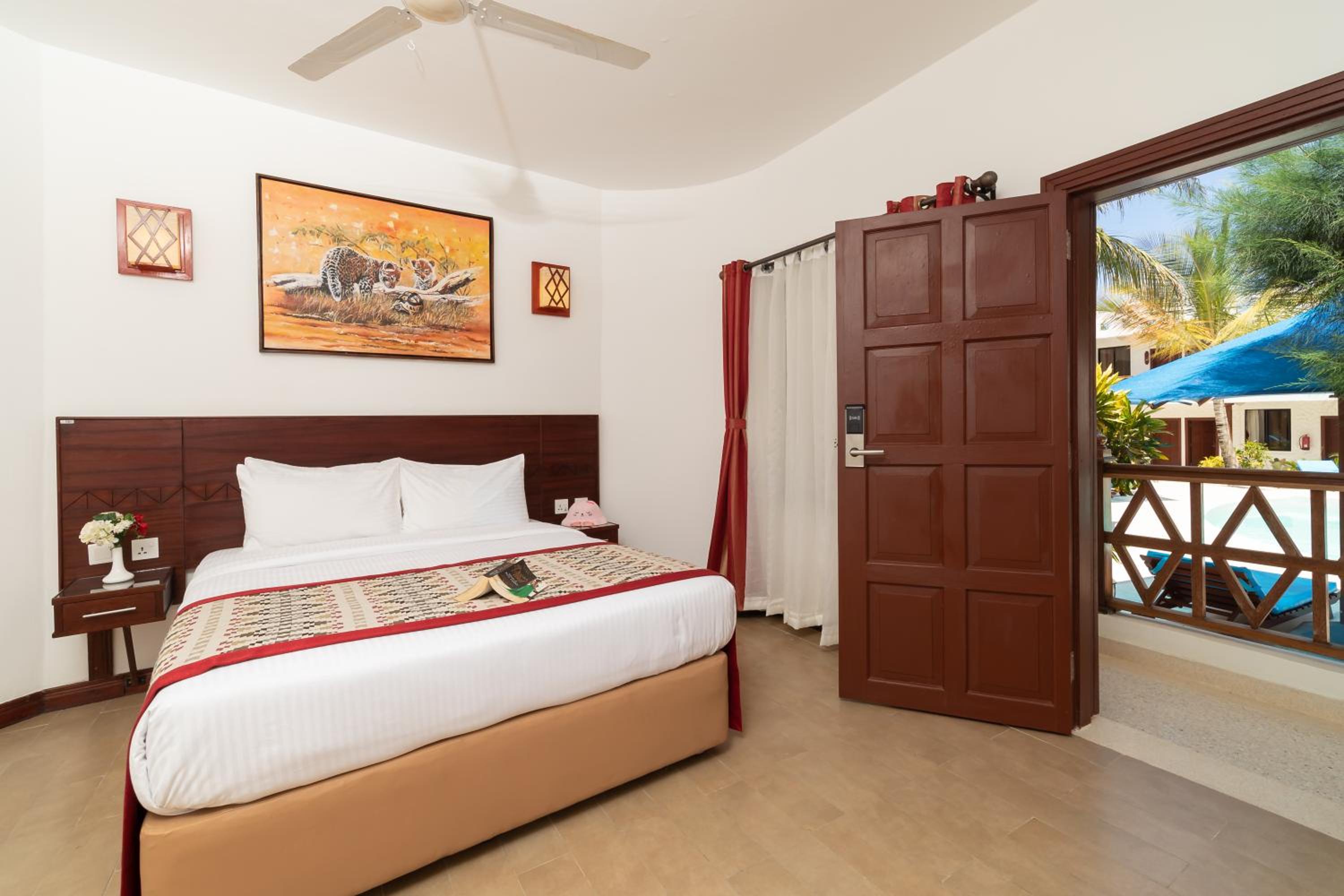 Deluxe Room - Photo 1