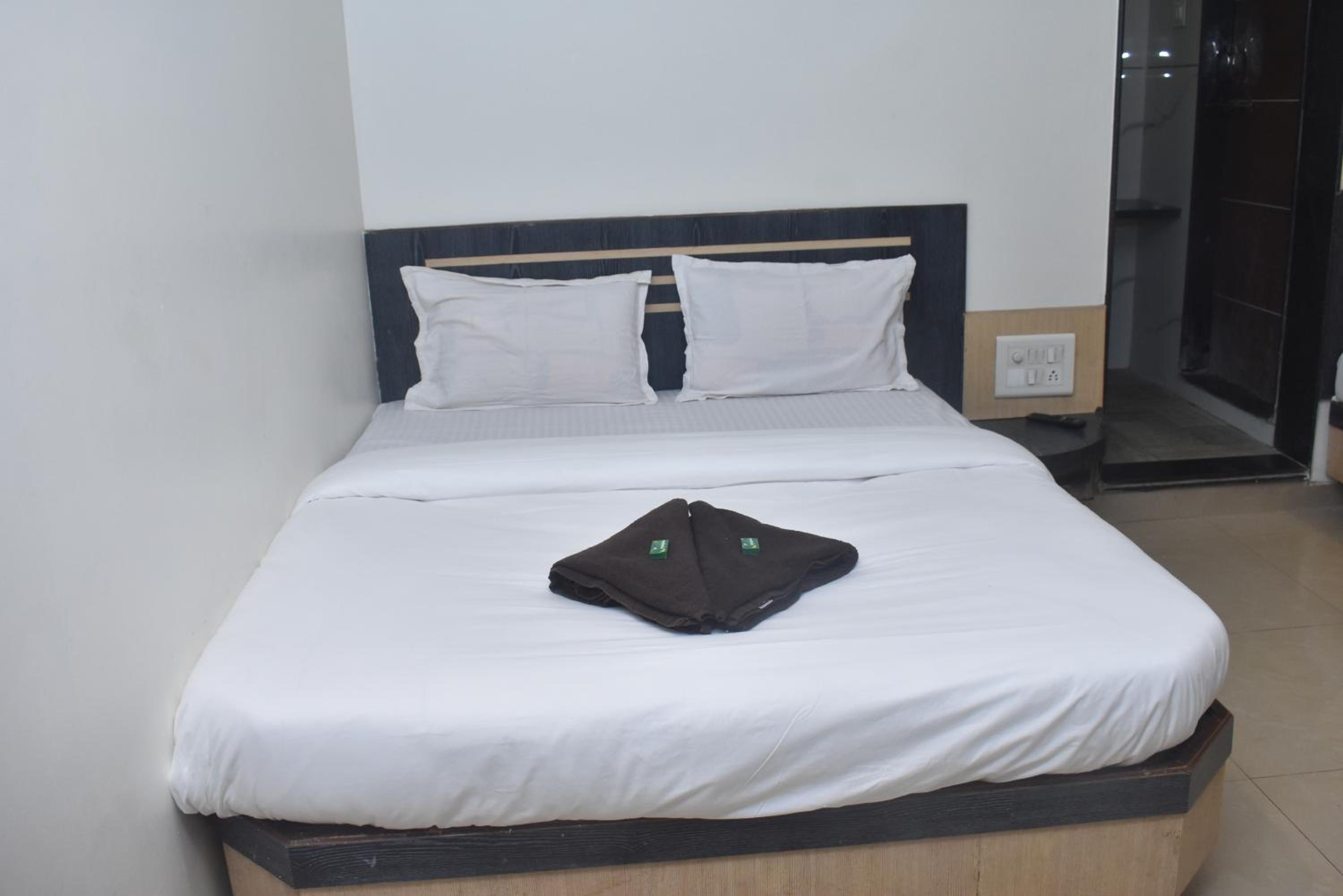 Standard Double Room - Photo 2