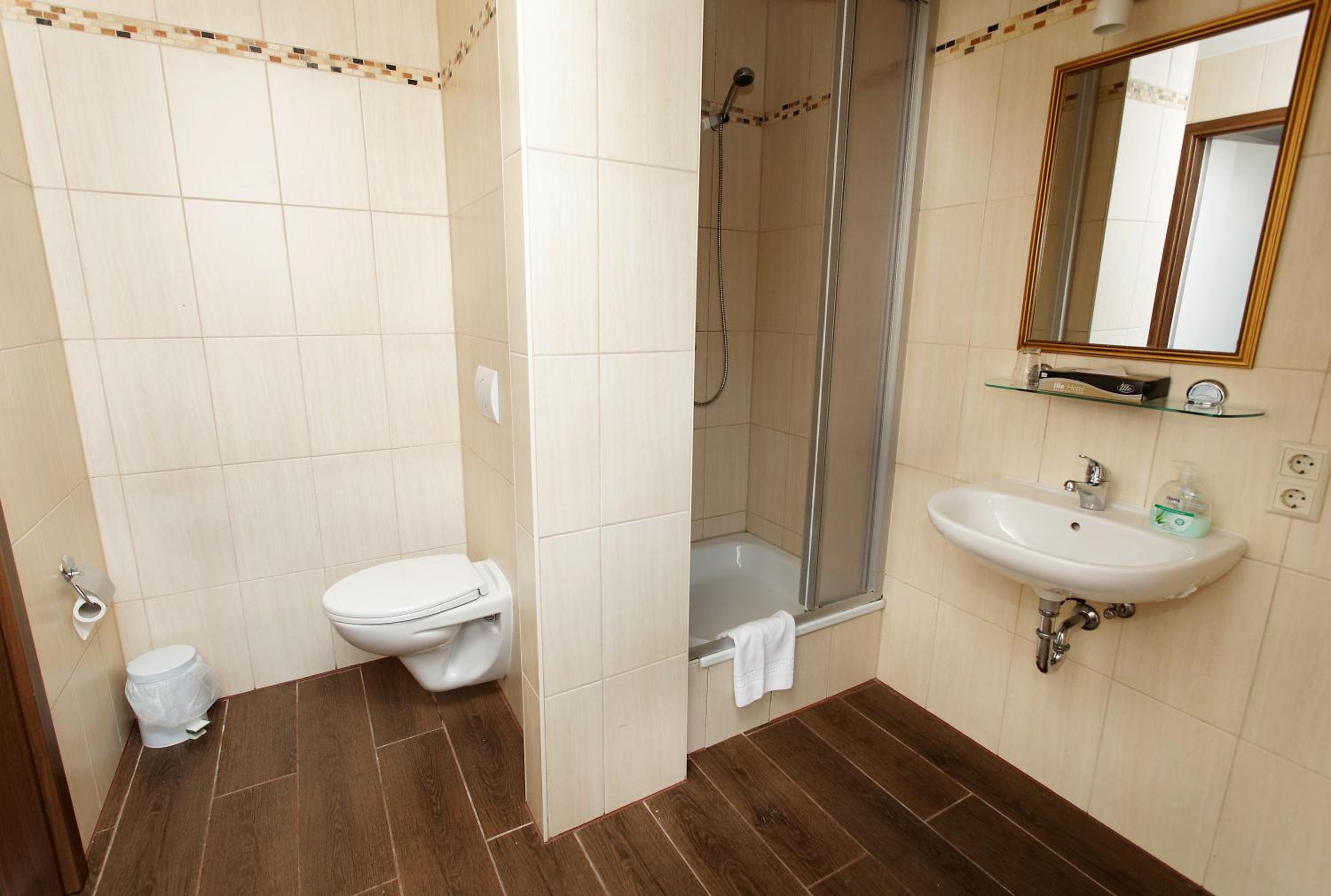 Single Room photo 3