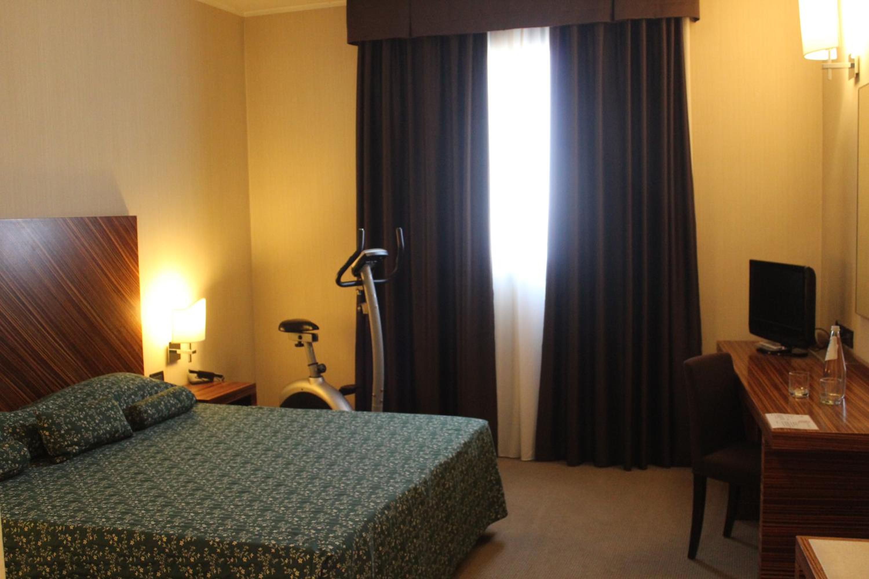 Double or Twin Room - Photo 1