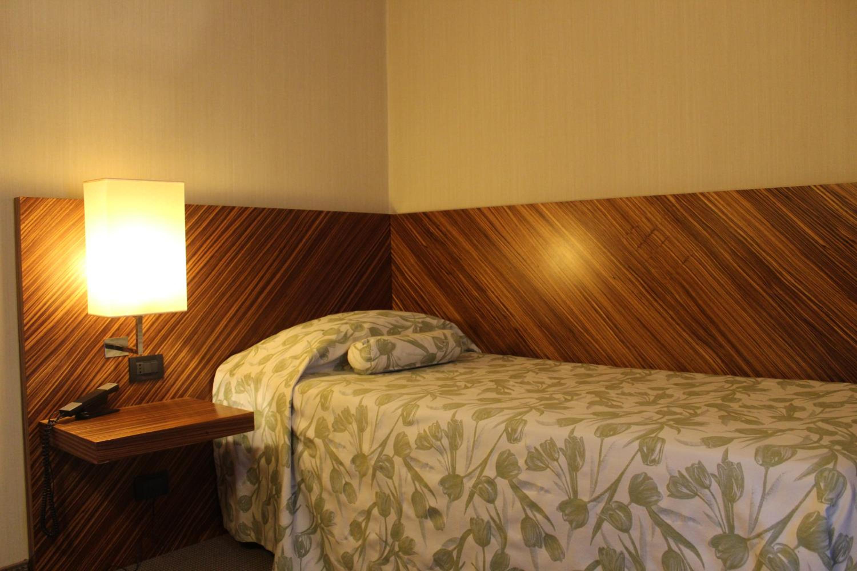 Single Room photo 2