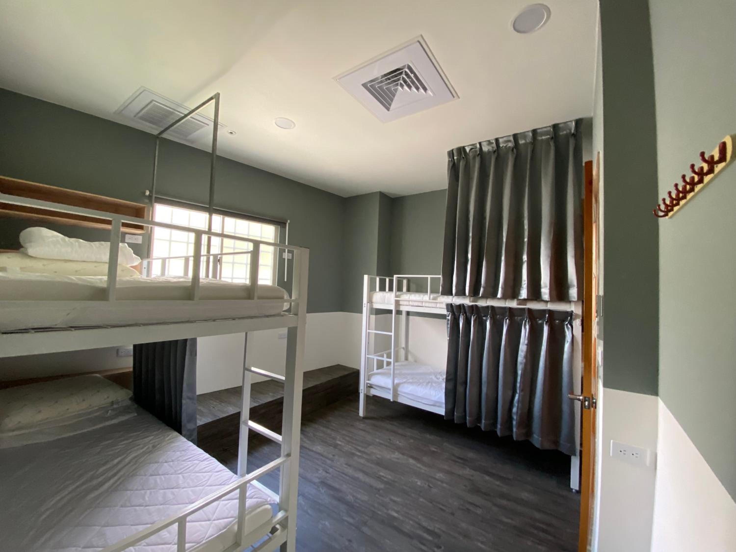 Bed in 4-Bed Male Dormitory Room photo 1
