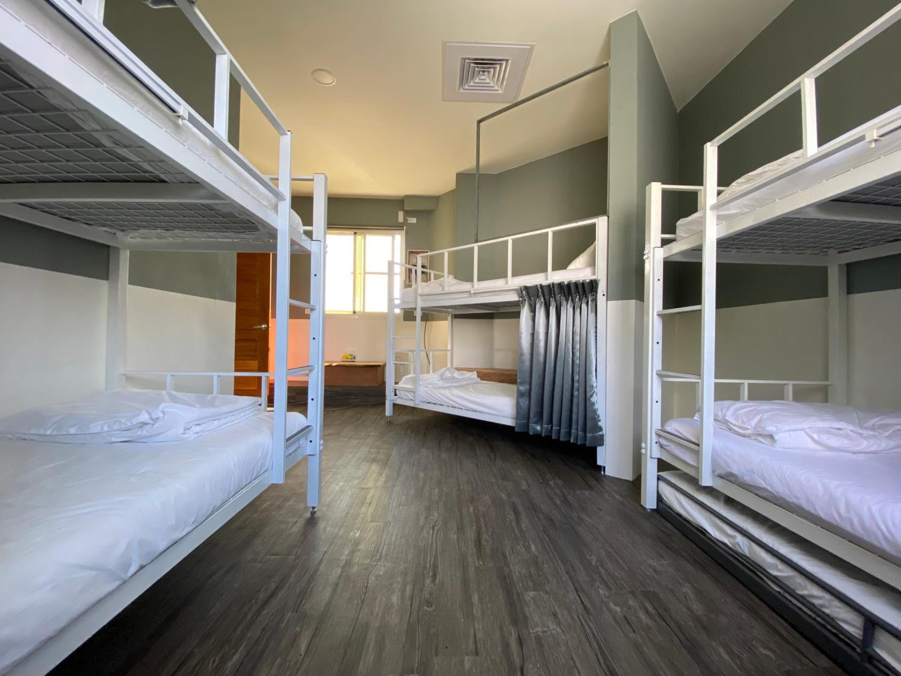 Bed in 6-Bed Mixed Dormitory Room photo 1