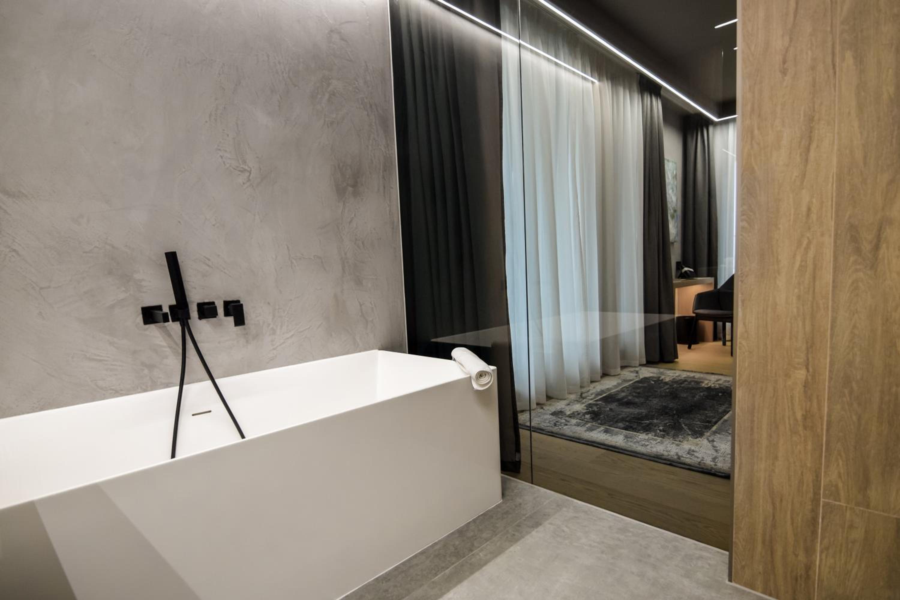 Signature Junior Suite - Photo 15