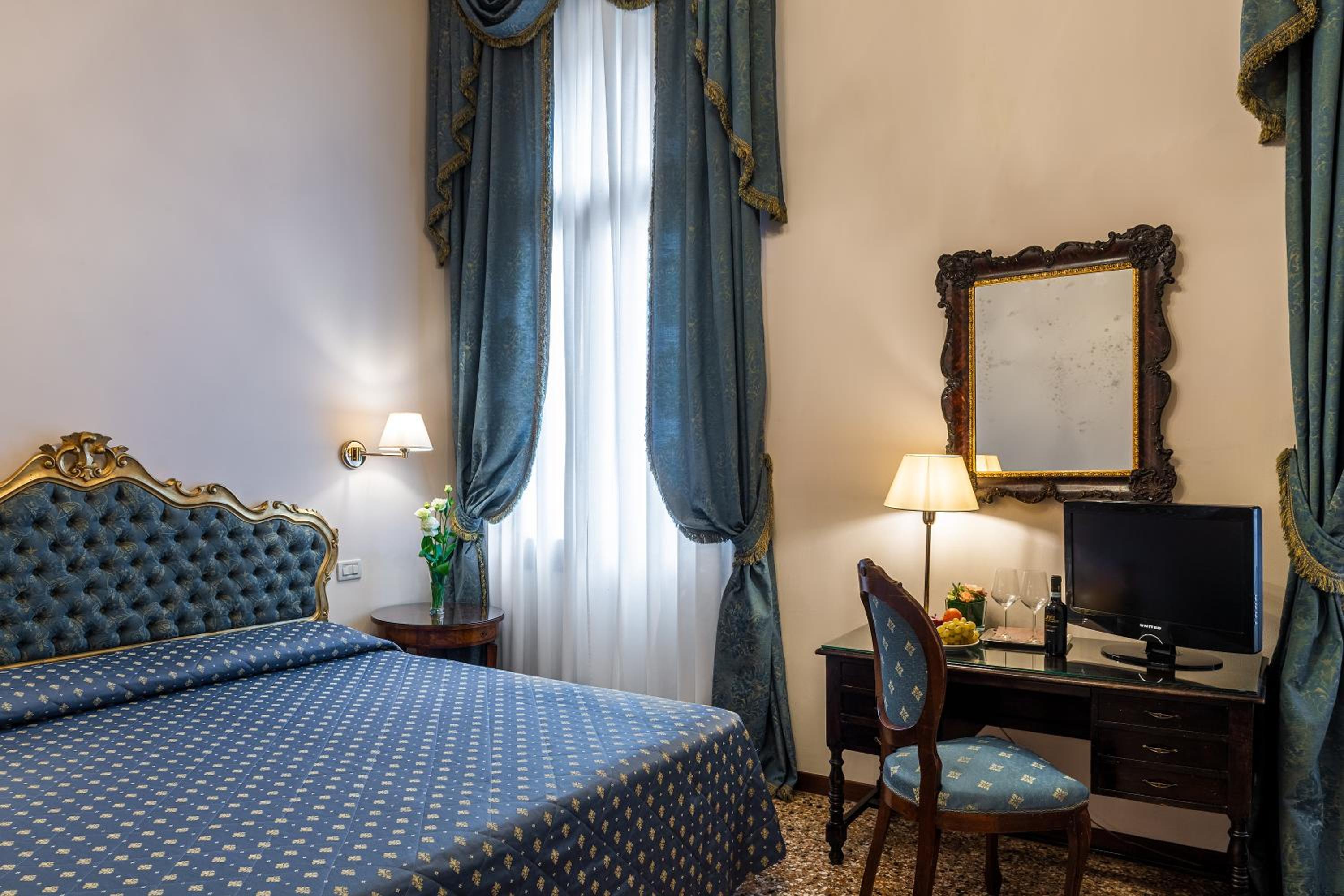 Superior Double or Twin Room photo 1
