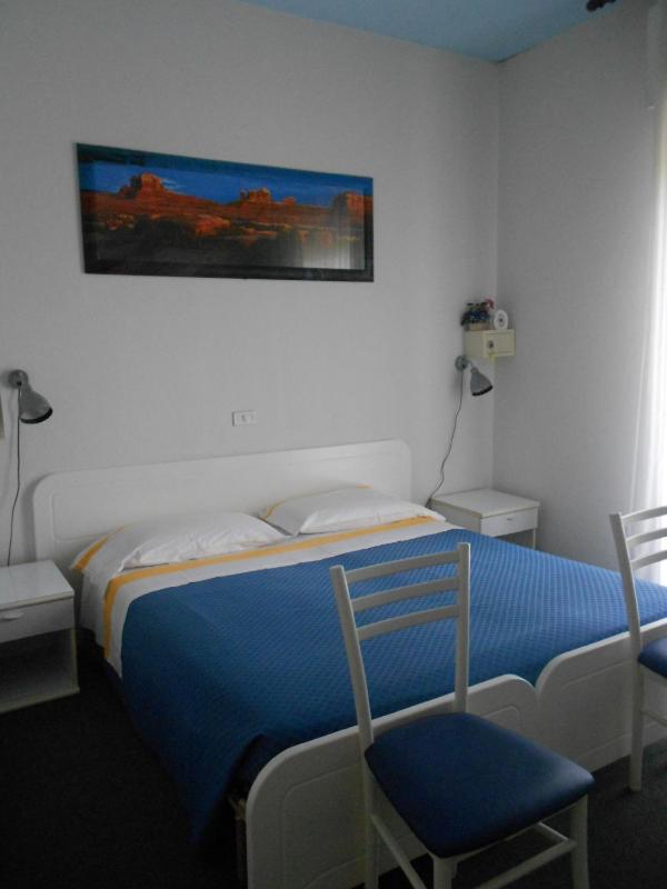 Double Room - Photo 10