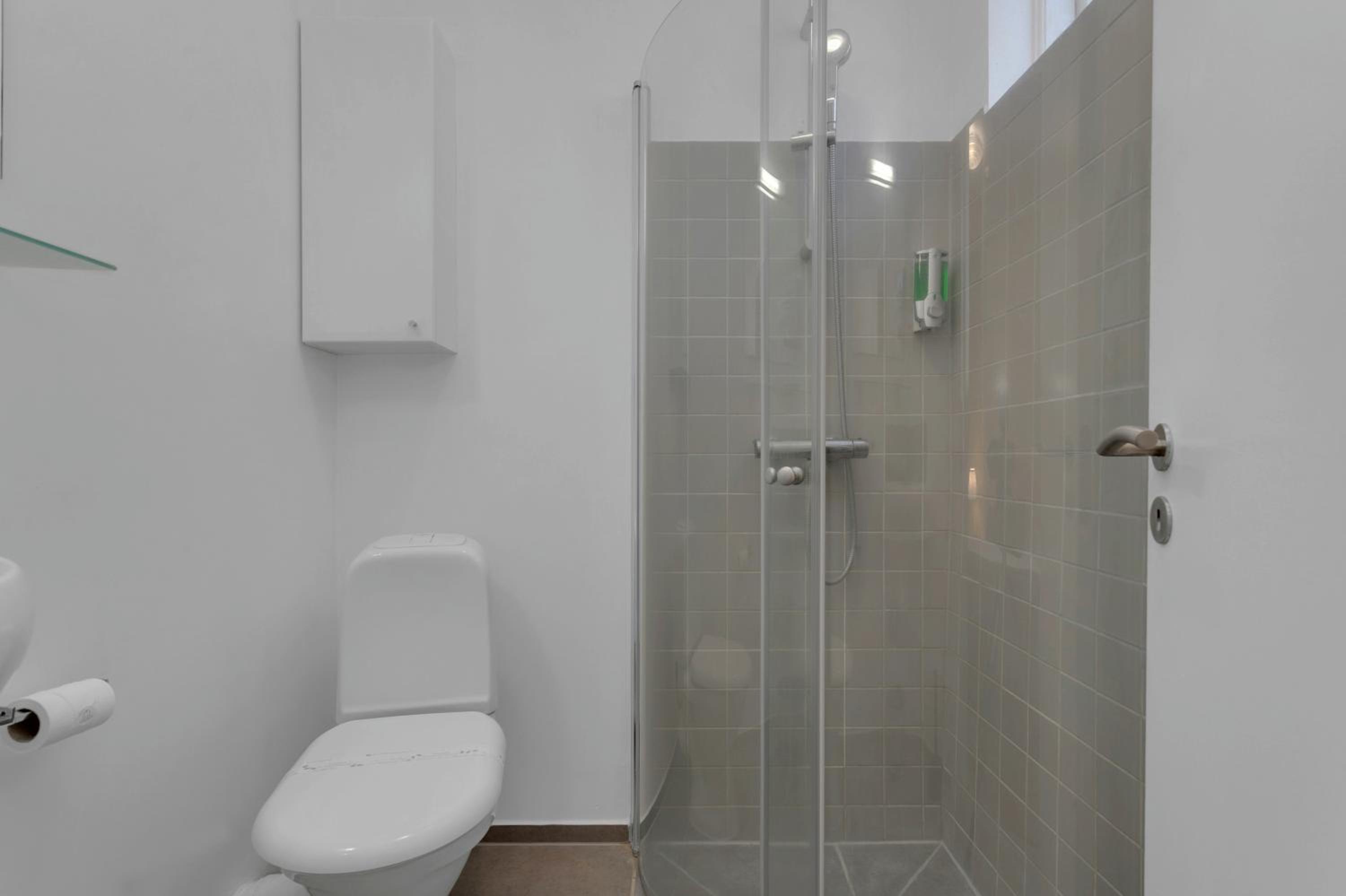 Apartment with Balcony - Photo 2