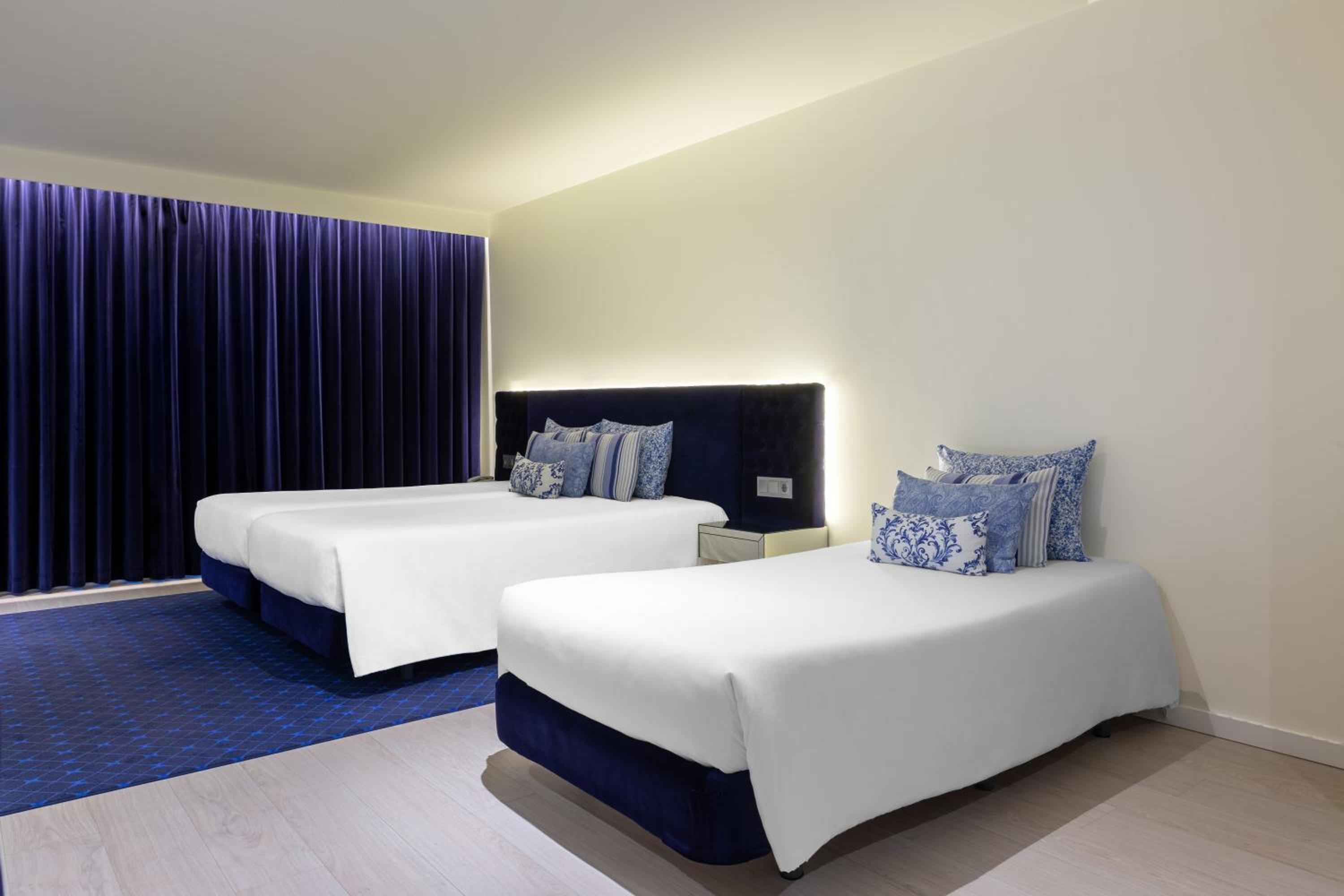 Triple Room thumbnail 6