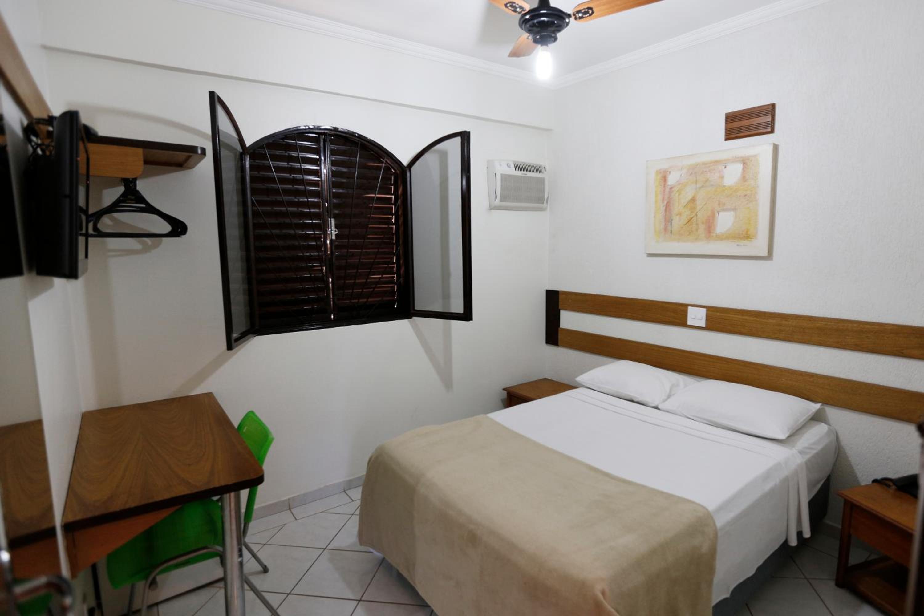 Double Room with One Double Bed photo 2