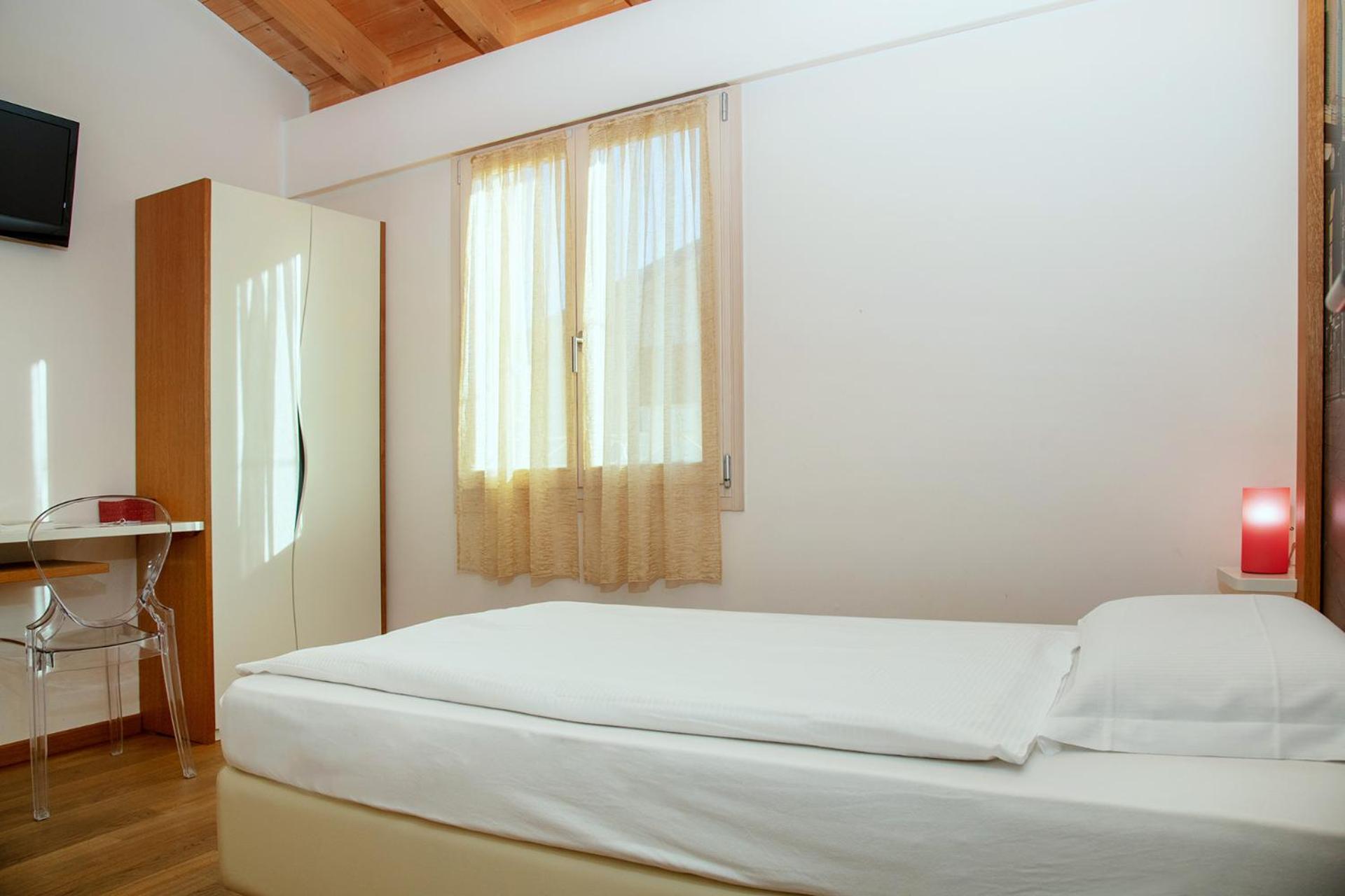 Single Room photo 2