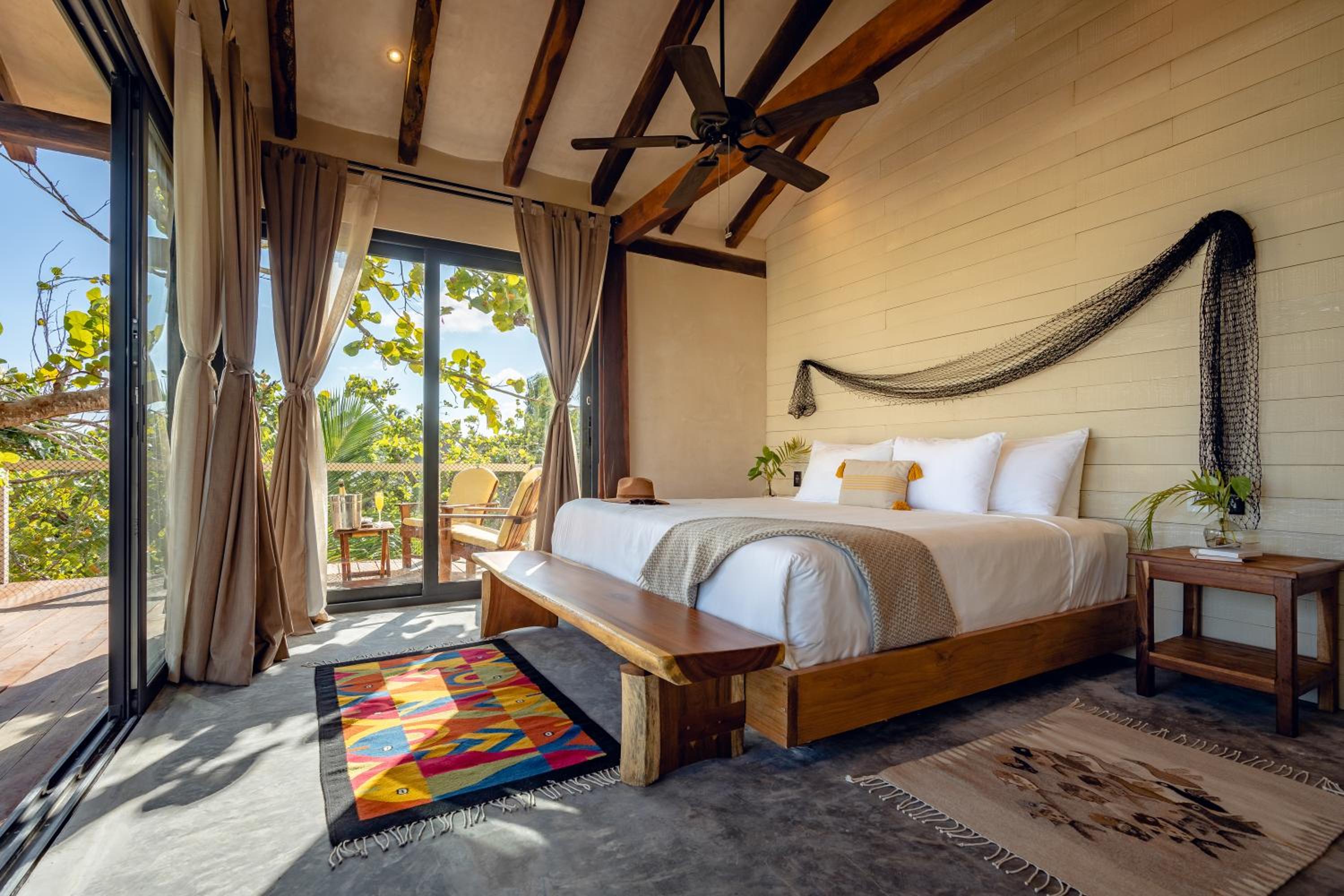 Deluxe Double Room with Balcony and Sea View