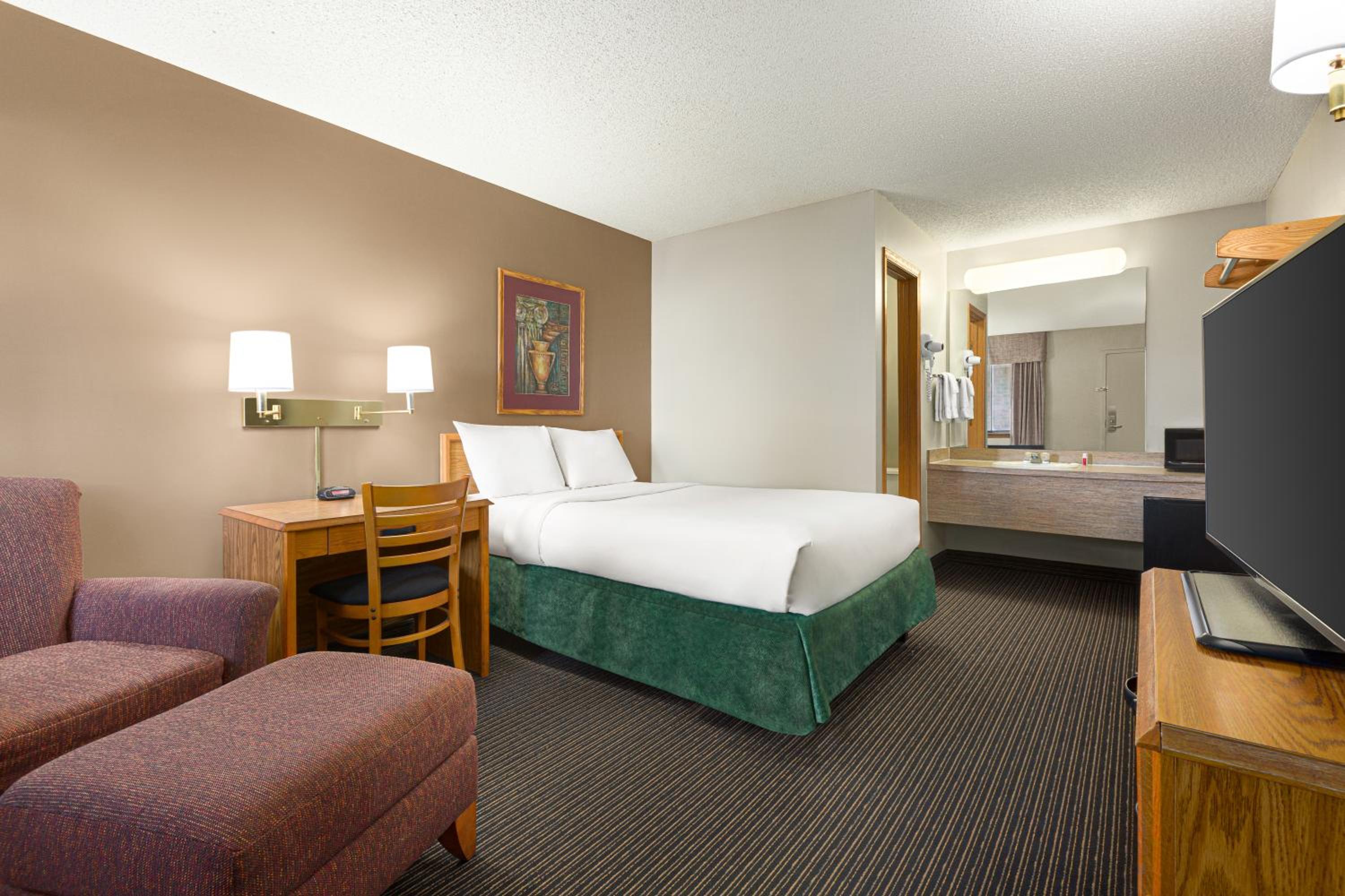 Double Room - Non-Smoking  photo 1