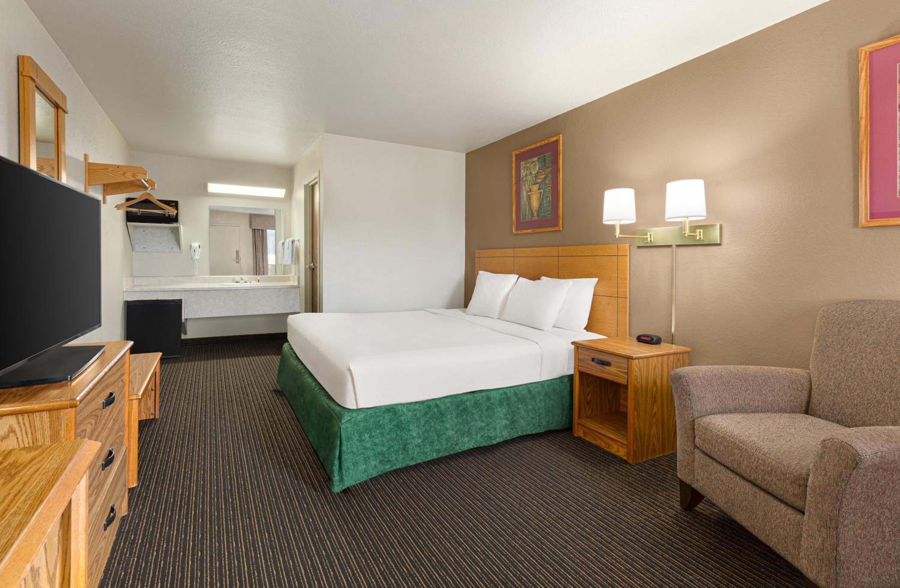 Double Room - Non-Smoking  photo 2