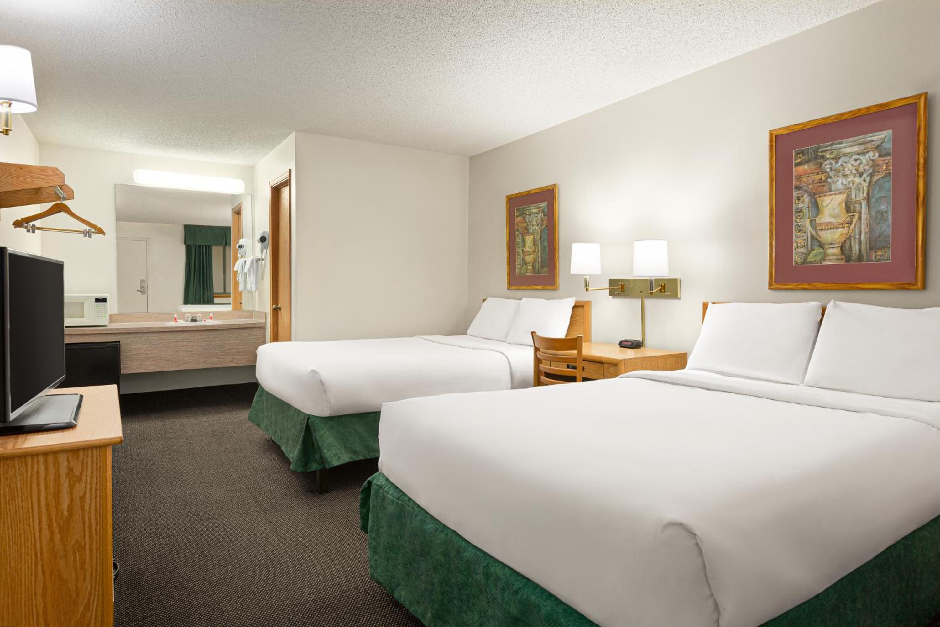 Double Room with Two Double Beds - Non-Smoking photo 2