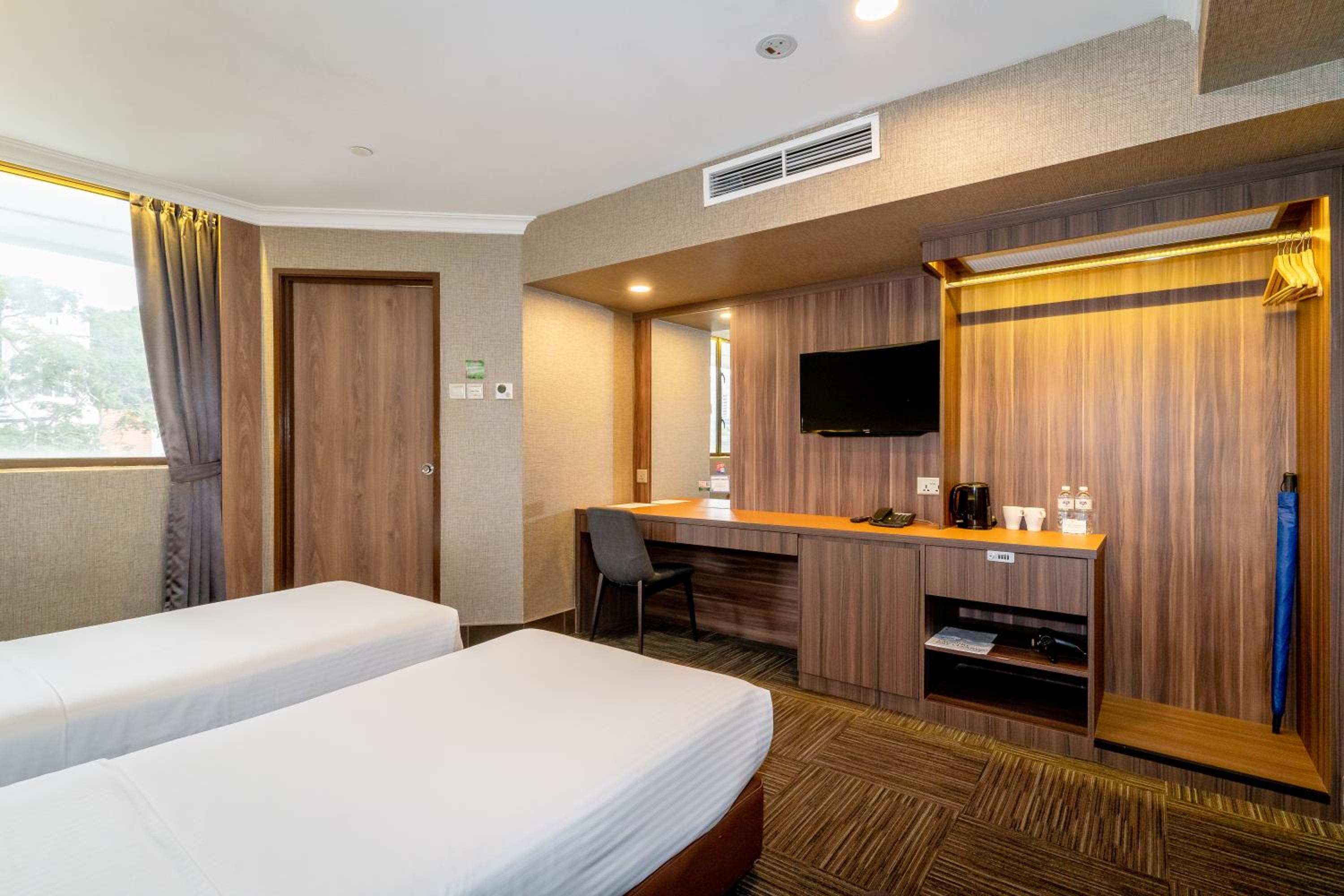 Deluxe Twin Room photo 3