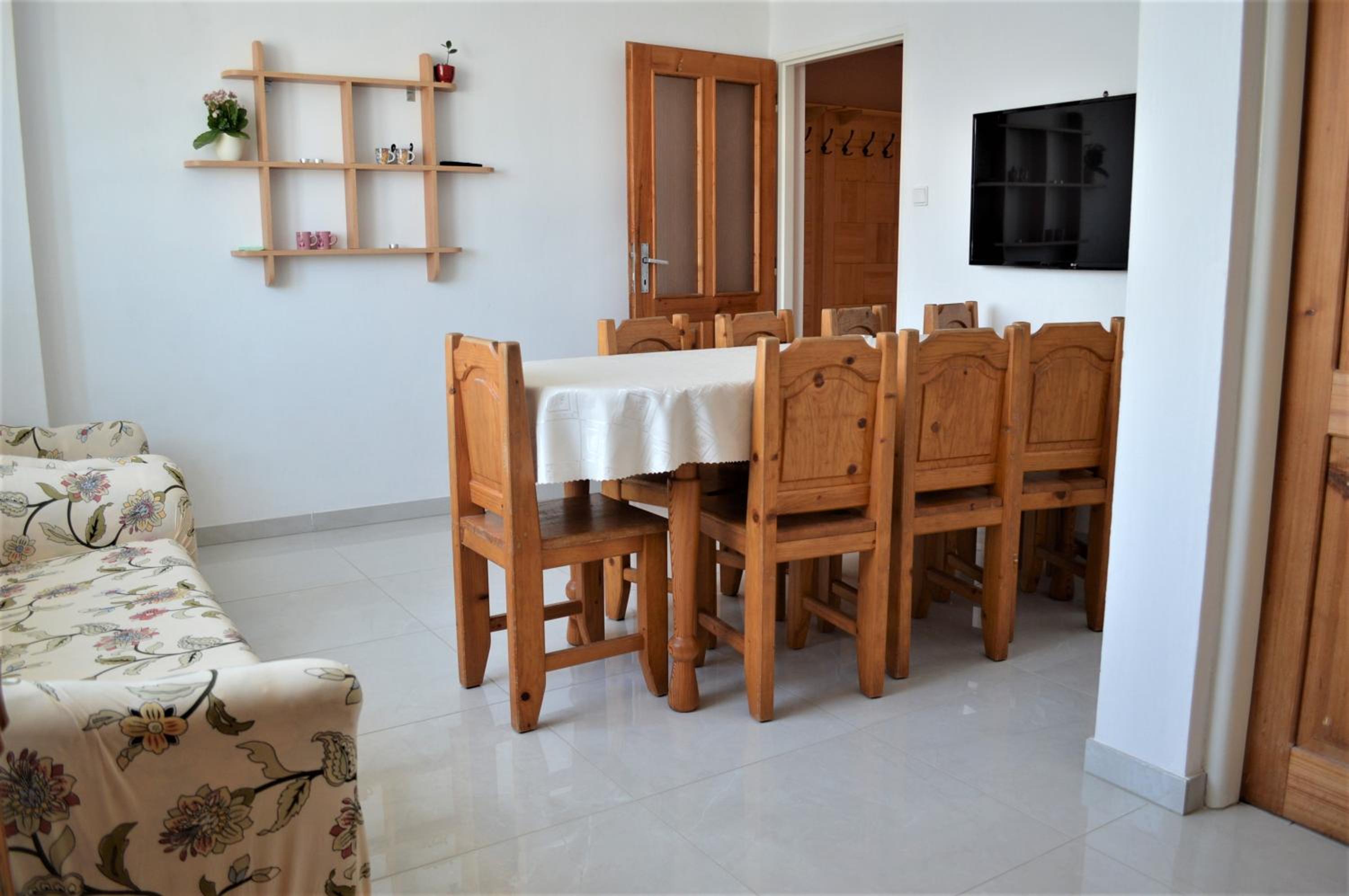 Apartment with Balcony - Photo 29