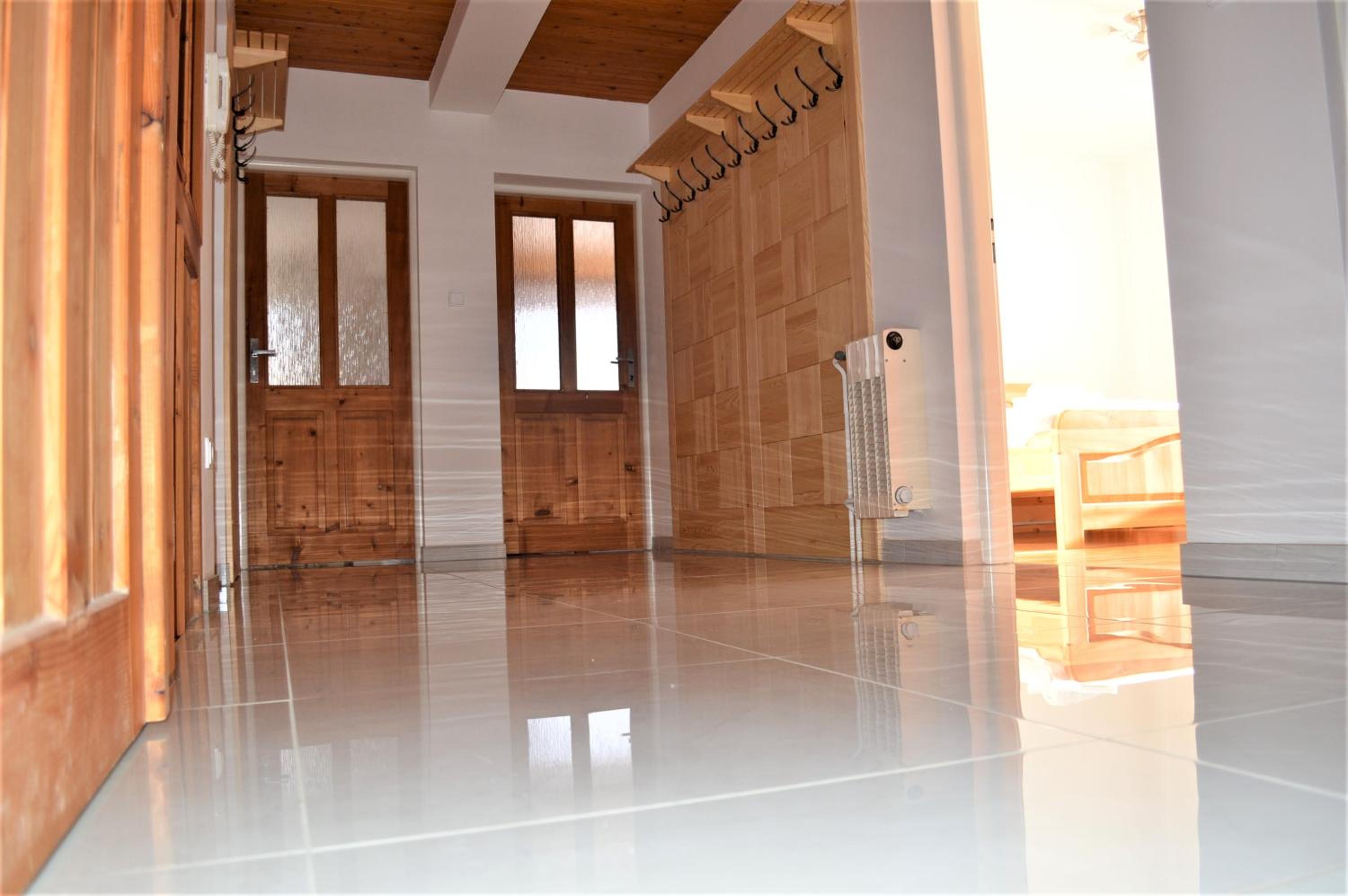 Apartment with Balcony - Photo 2