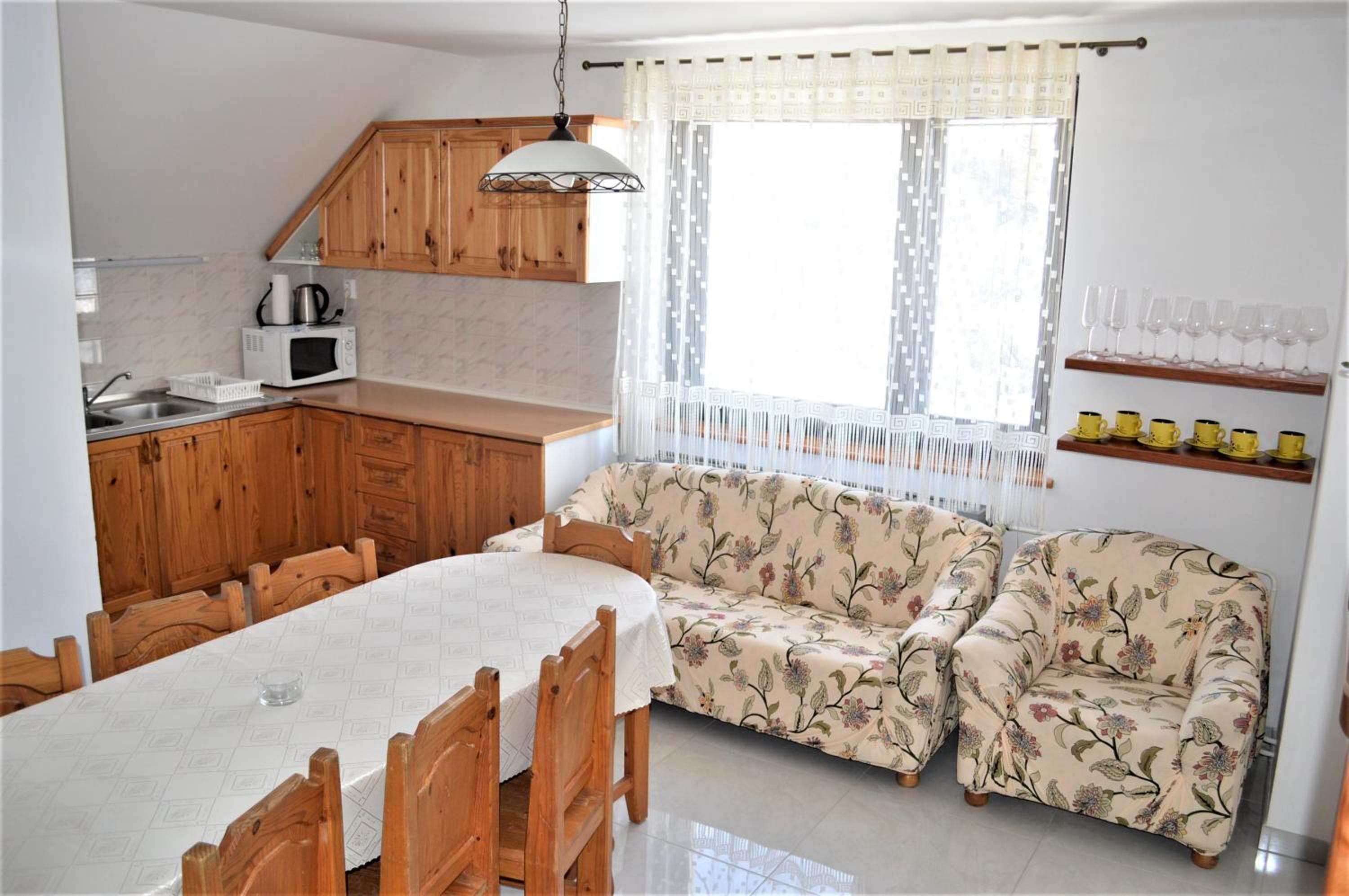 Apartment with Balcony - Photo 30