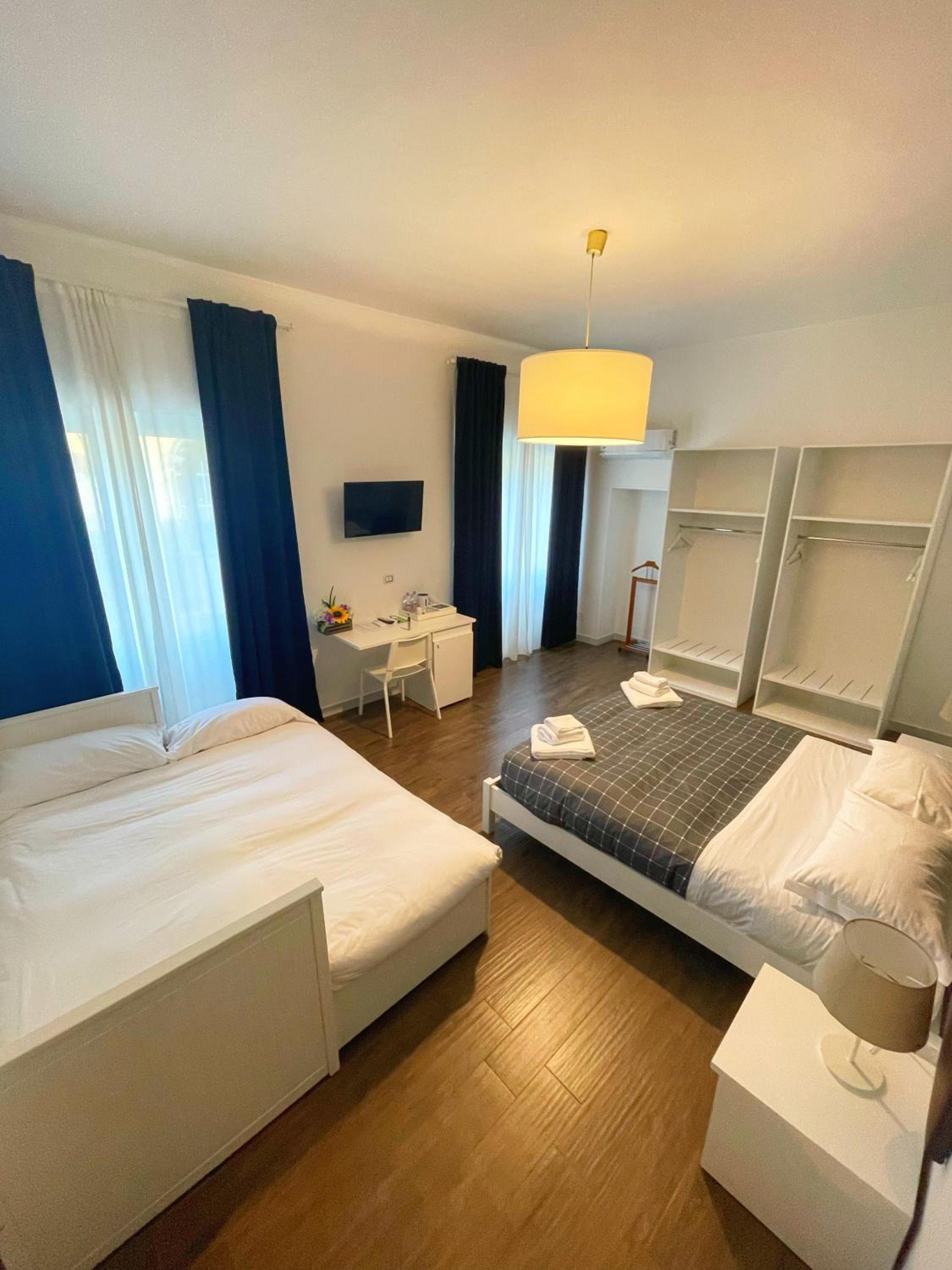 Deluxe Quadruple Room - Photo 3