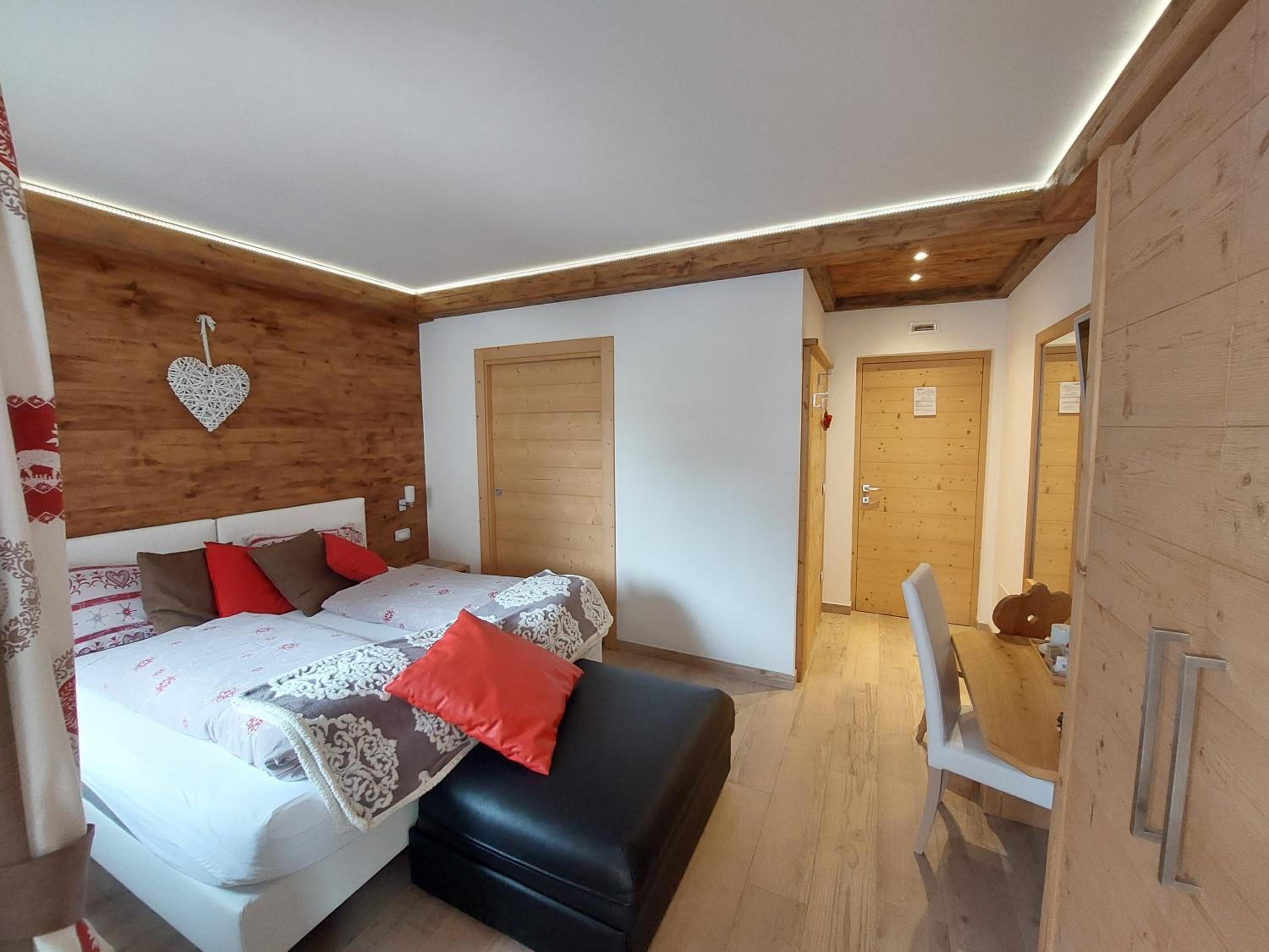 Double or Twin Room - Photo 1