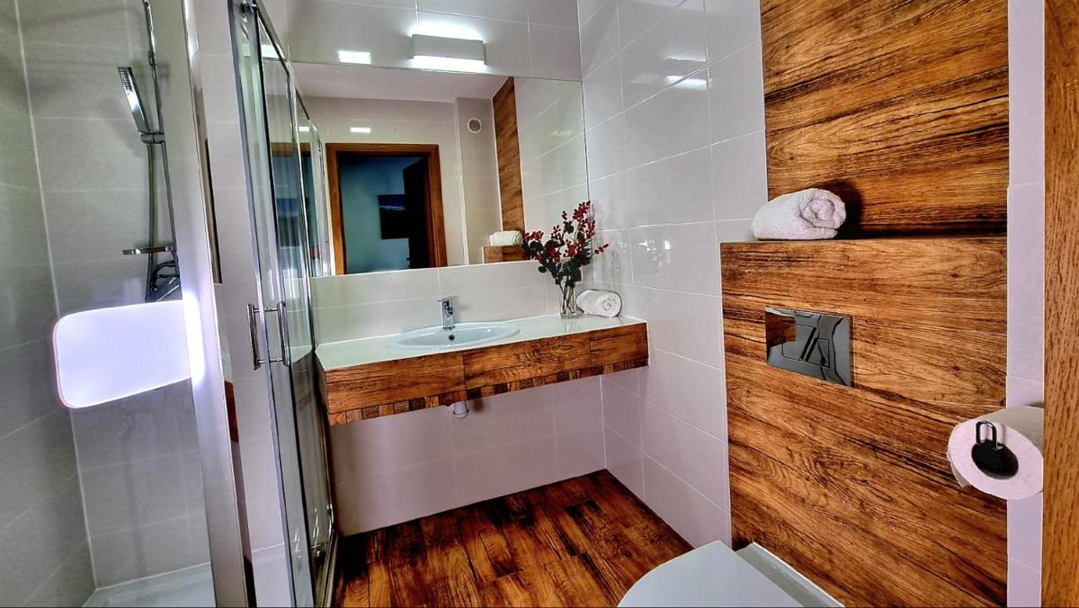 Superior Suite with Balcony and Mountain View photo 3