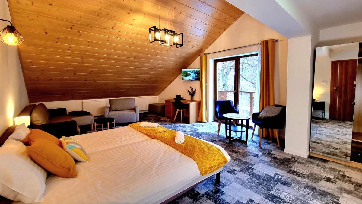 Family Room with Balcony and Mountain View  photo 1