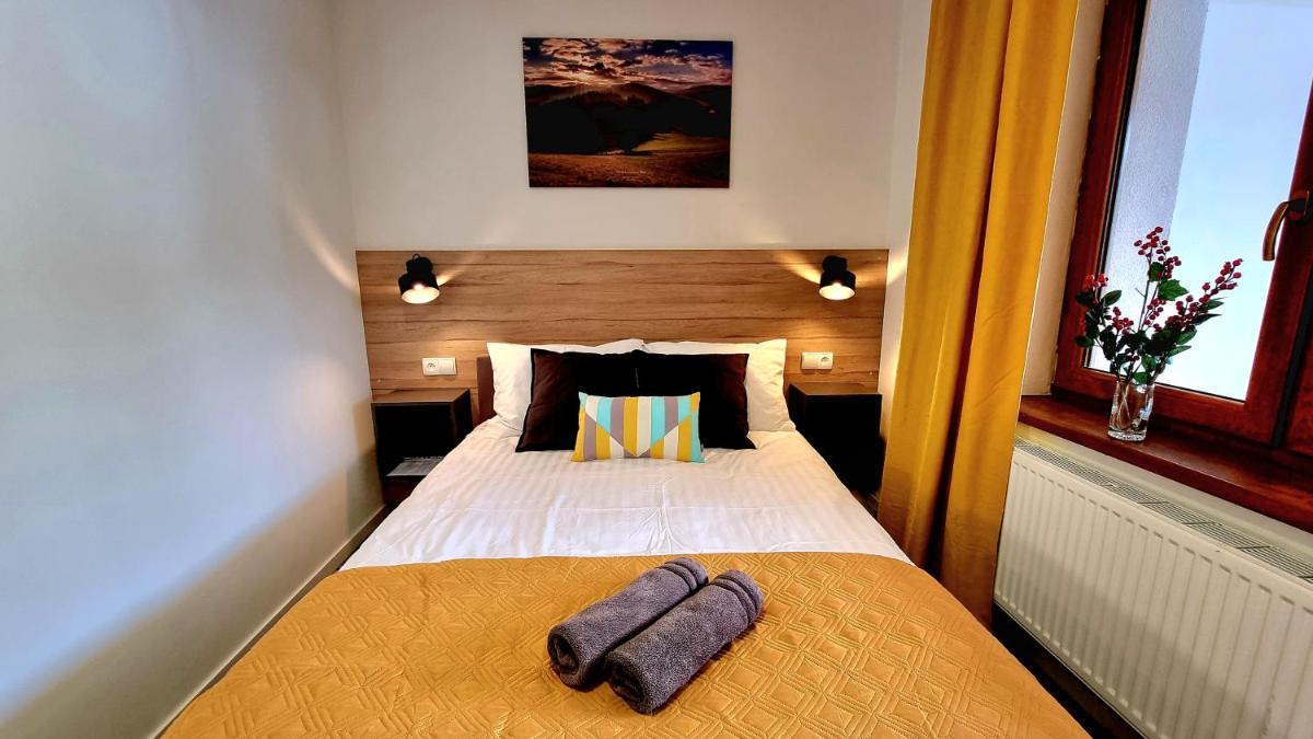 Double Room with Balcony and Mountain View photo 3