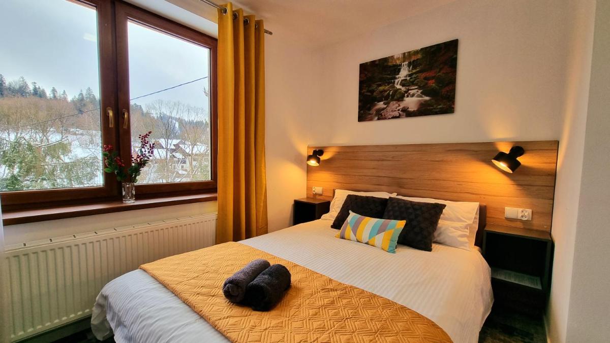 Suite with Balcony and Mountain View photo 2