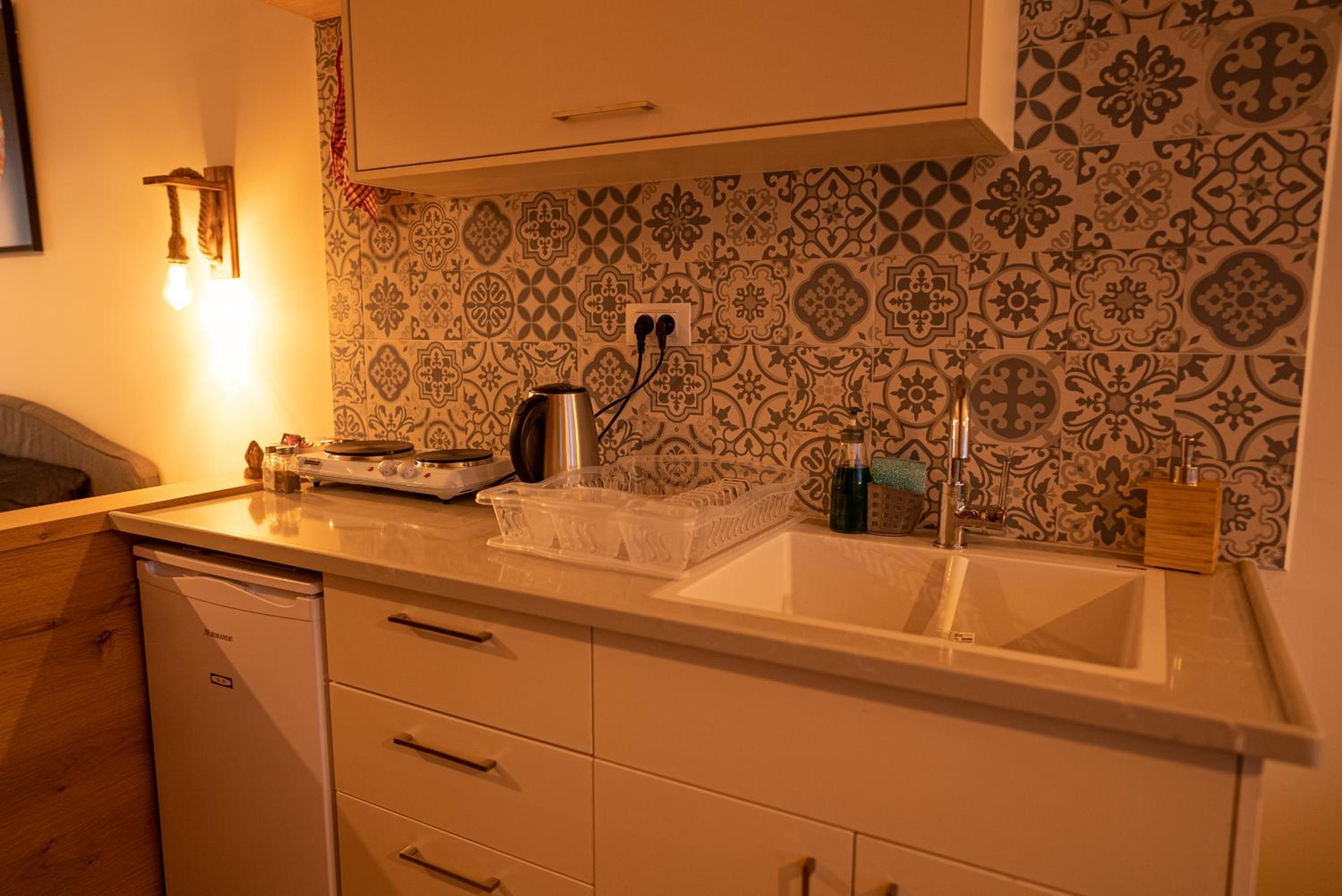 Deluxe Double Room with Extra Bed - Photo 20