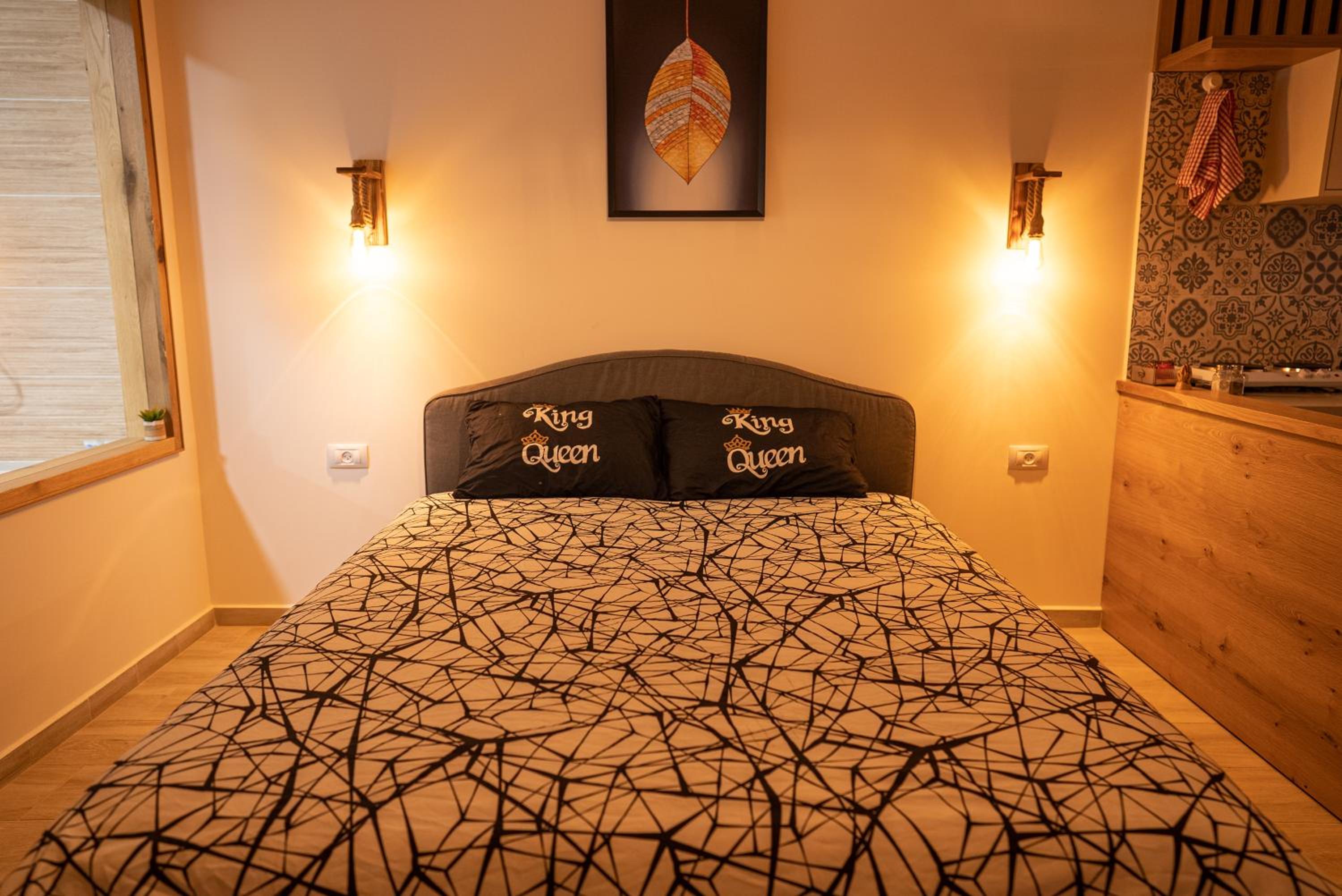 Deluxe Double Room with Extra Bed - Photo 21