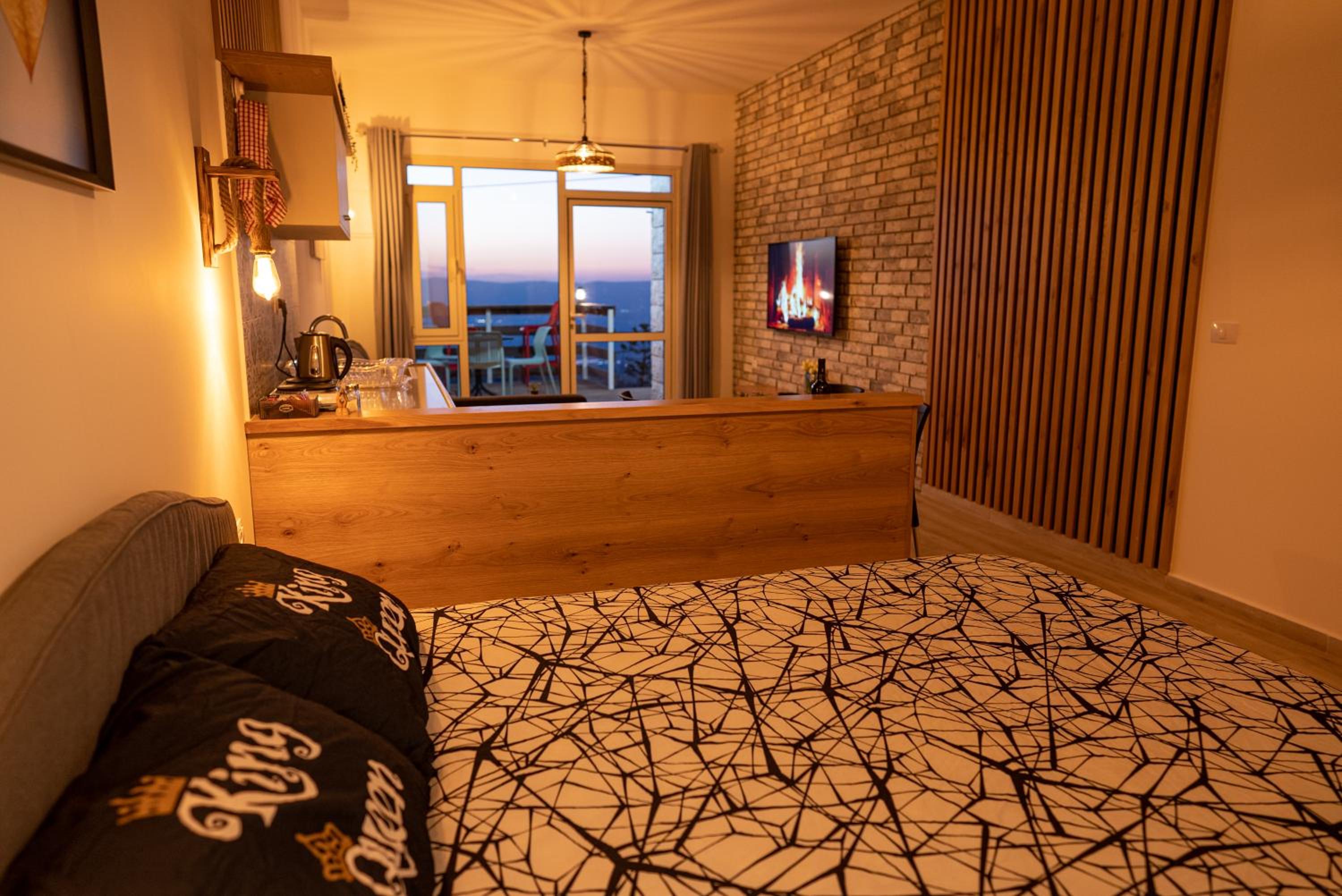 Deluxe Double Room with Extra Bed - Photo 52